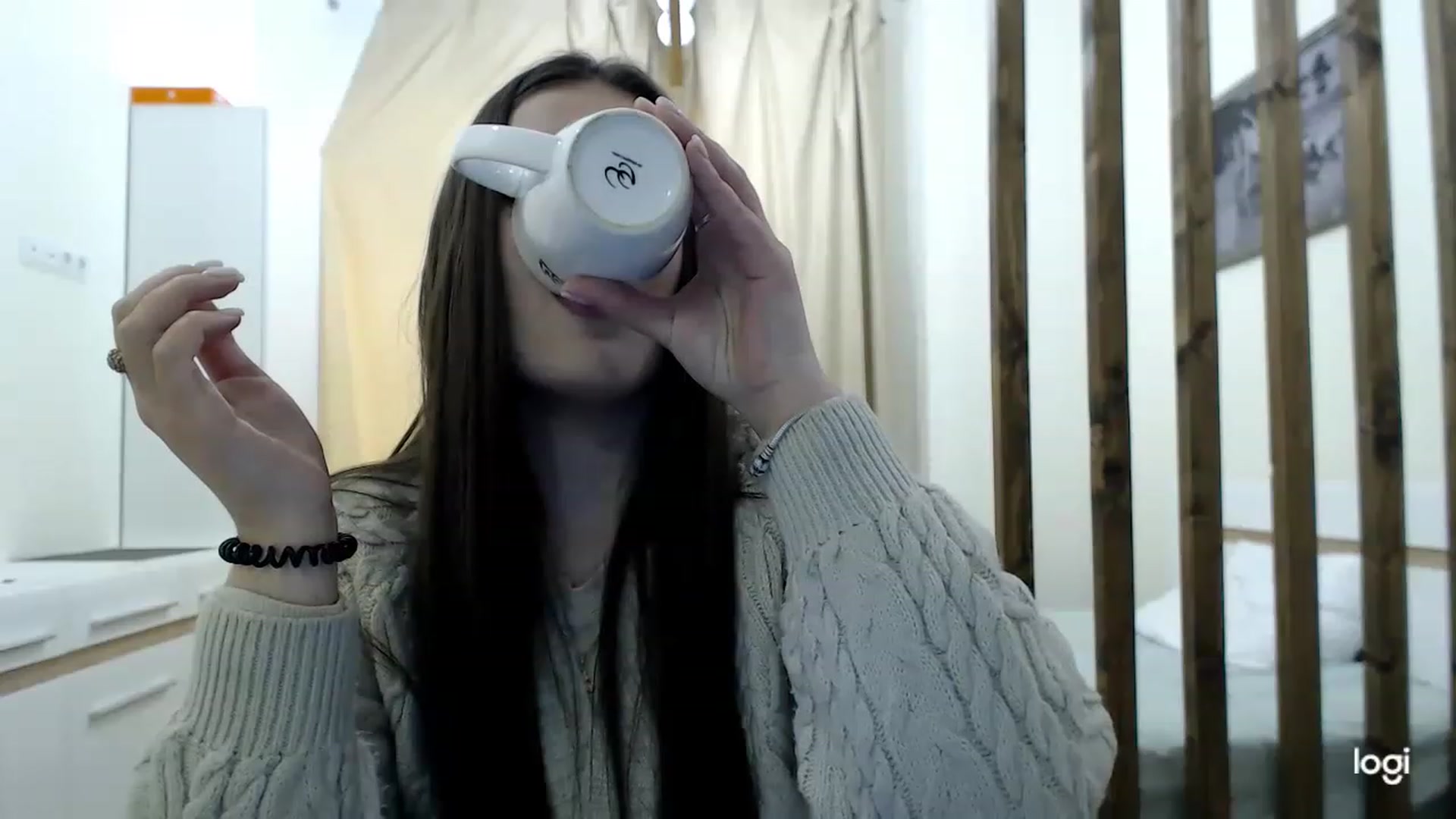 Gallery image thumbnail from CutieMoonX's myfreecams stream on, 03/07/2023, 14:17 image 10 of 20
