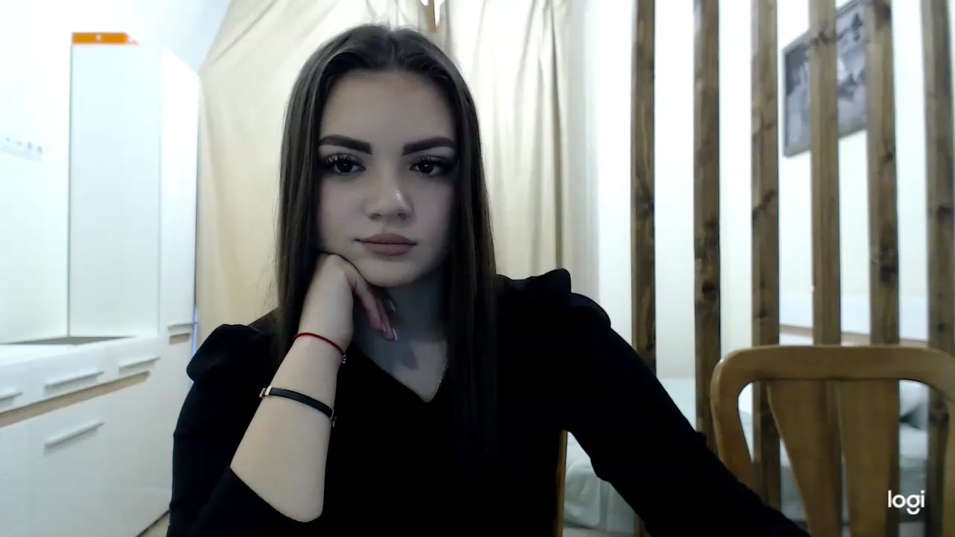 Gallery image thumbnail from CutieMoonX's myfreecams stream on, 03/11/2023, 14:53 image 4 of 20