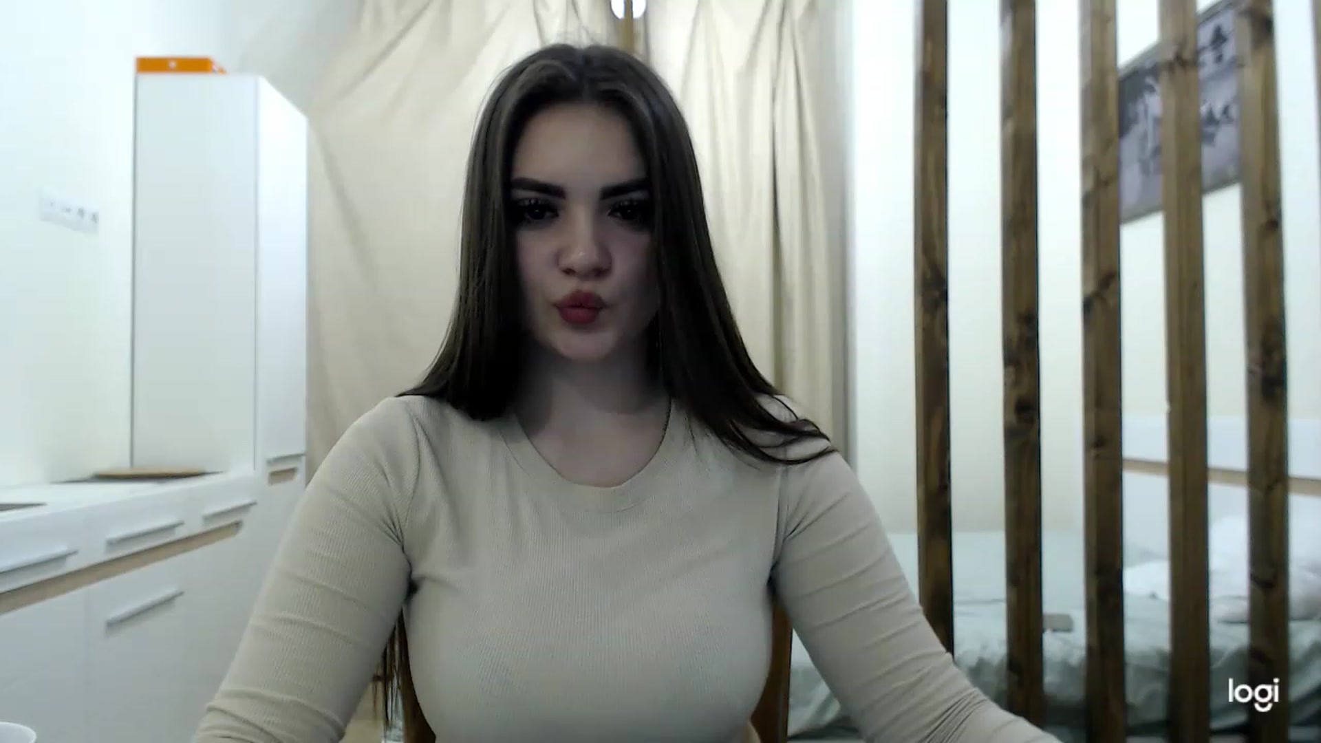Gallery image thumbnail from CutieMoonX's myfreecams stream on, 03/20/2023, 18:03 image 17 of 20