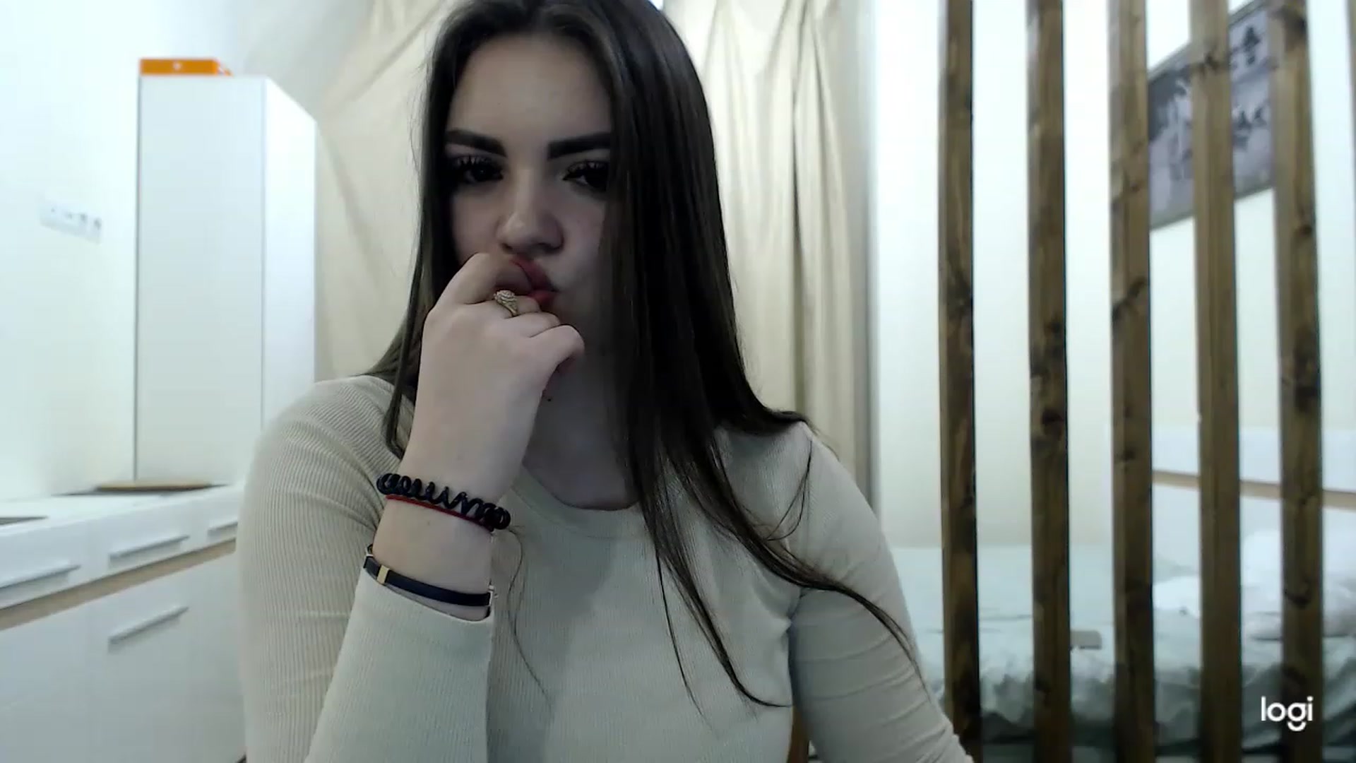 Gallery image thumbnail from CutieMoonX's myfreecams stream on, 03/20/2023, 18:03 image 10 of 20