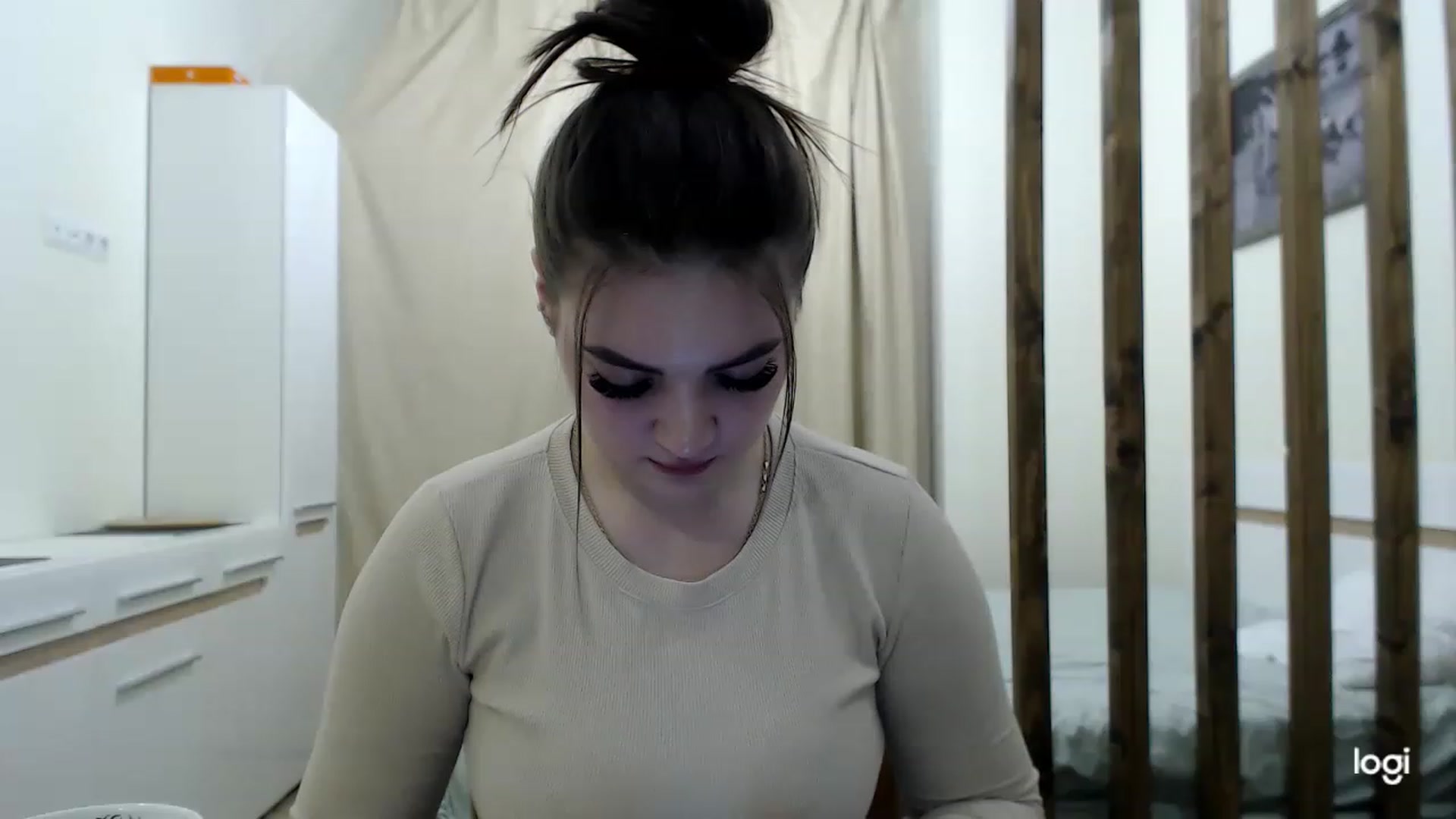 Gallery image thumbnail from CutieMoonX's myfreecams stream on, 03/20/2023, 18:42 image 20 of 20