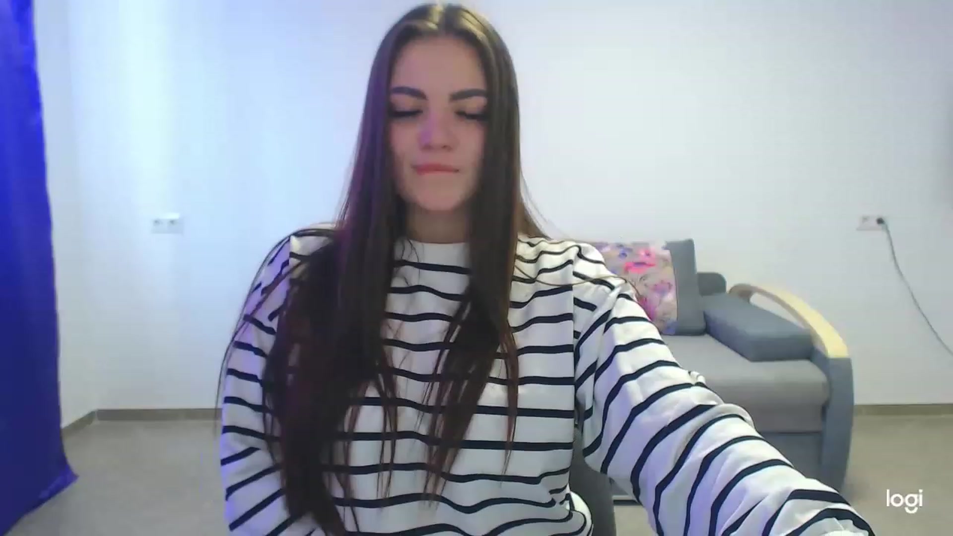 Gallery image thumbnail from CutieMoonX's myfreecams stream on, 04/03/2023, 14:16 image 8 of 20