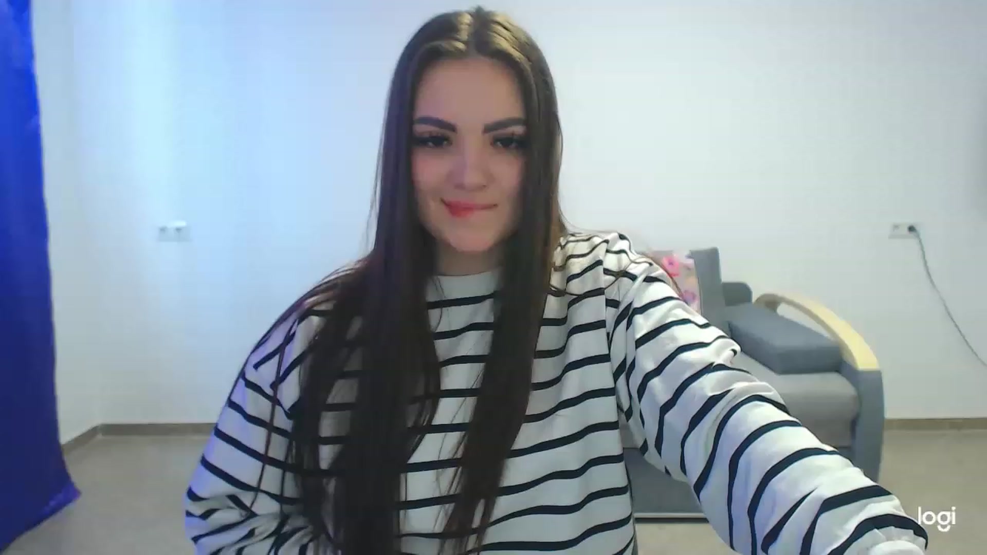 Gallery image thumbnail from CutieMoonX's myfreecams stream on, 04/03/2023, 14:16 image 2 of 20