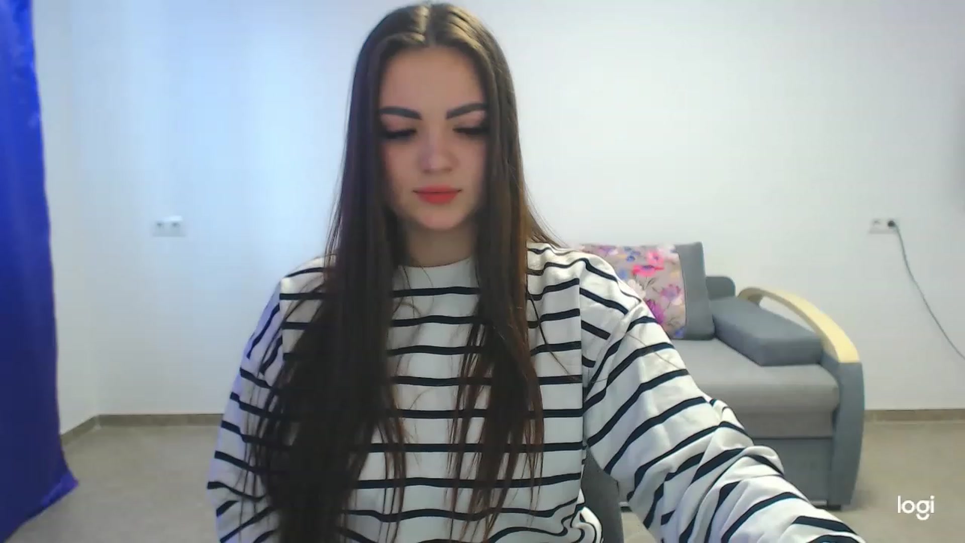 Gallery image thumbnail from CutieMoonX's myfreecams stream on, 04/03/2023, 14:16 image 16 of 20