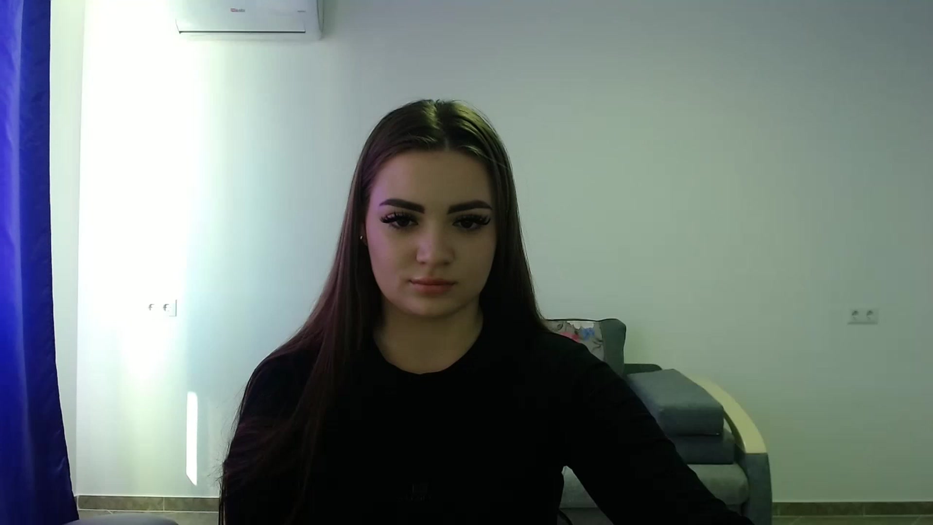 Gallery image thumbnail from CutieMoonX's myfreecams stream on, 05/03/2023, 13:23 image 6 of 20