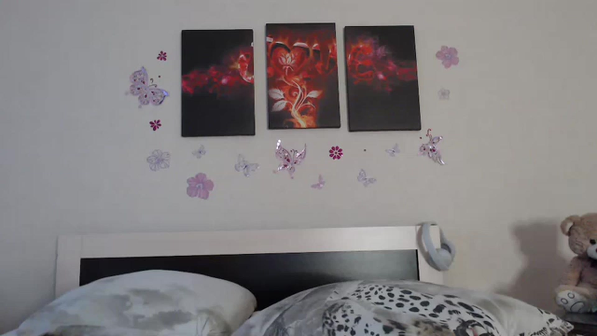 Gallery image thumbnail from CutieOlga's myfreecams stream on, 11/21/2022, 04:18 image 13 of 20