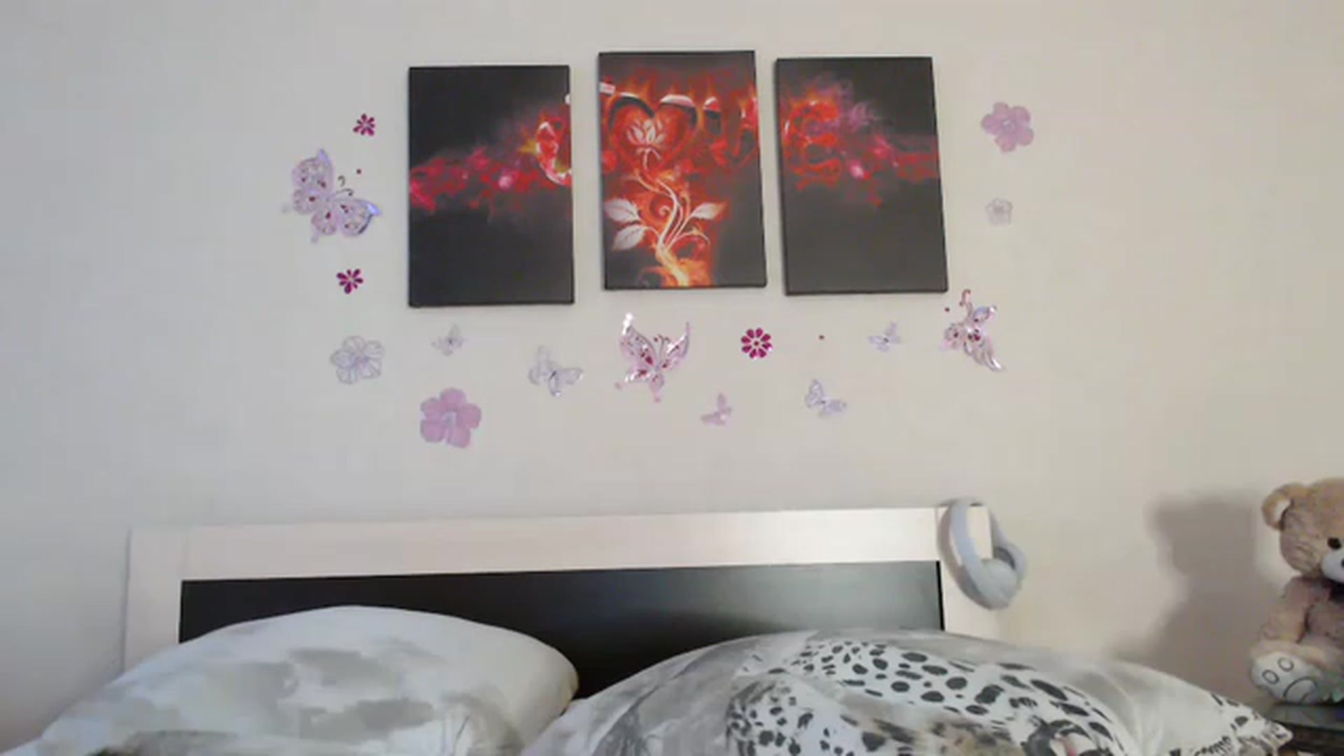 Gallery image thumbnail from CutieOlga's myfreecams stream on, 11/21/2022, 04:18 image 12 of 20