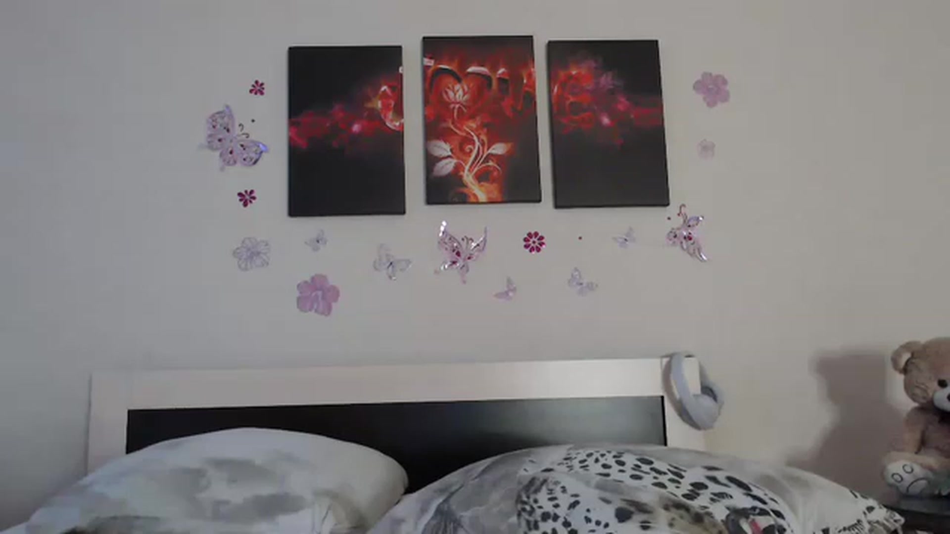 Gallery image thumbnail from CutieOlga's myfreecams stream on, 11/21/2022, 04:18 image 8 of 20