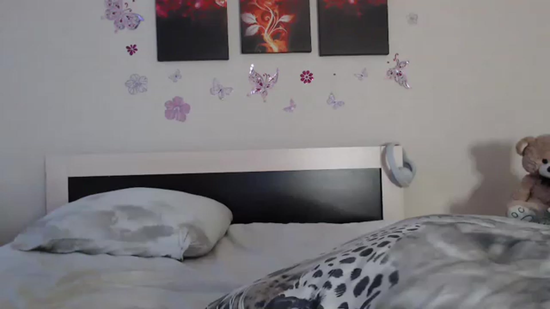 Gallery image thumbnail from CutieOlga's myfreecams stream on, 11/21/2022, 04:18 image 3 of 20