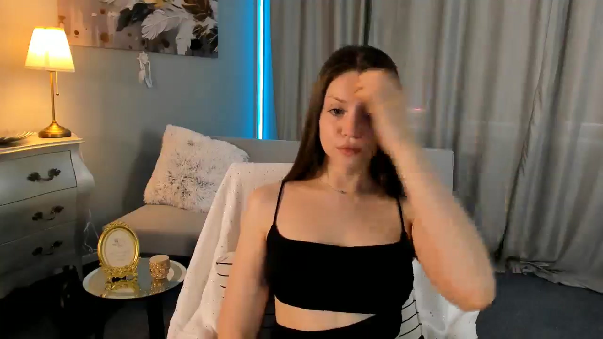 Gallery image thumbnail from CutieScarlett's myfreecams stream on, 05/28/2025, 14:23 image 4 of 20