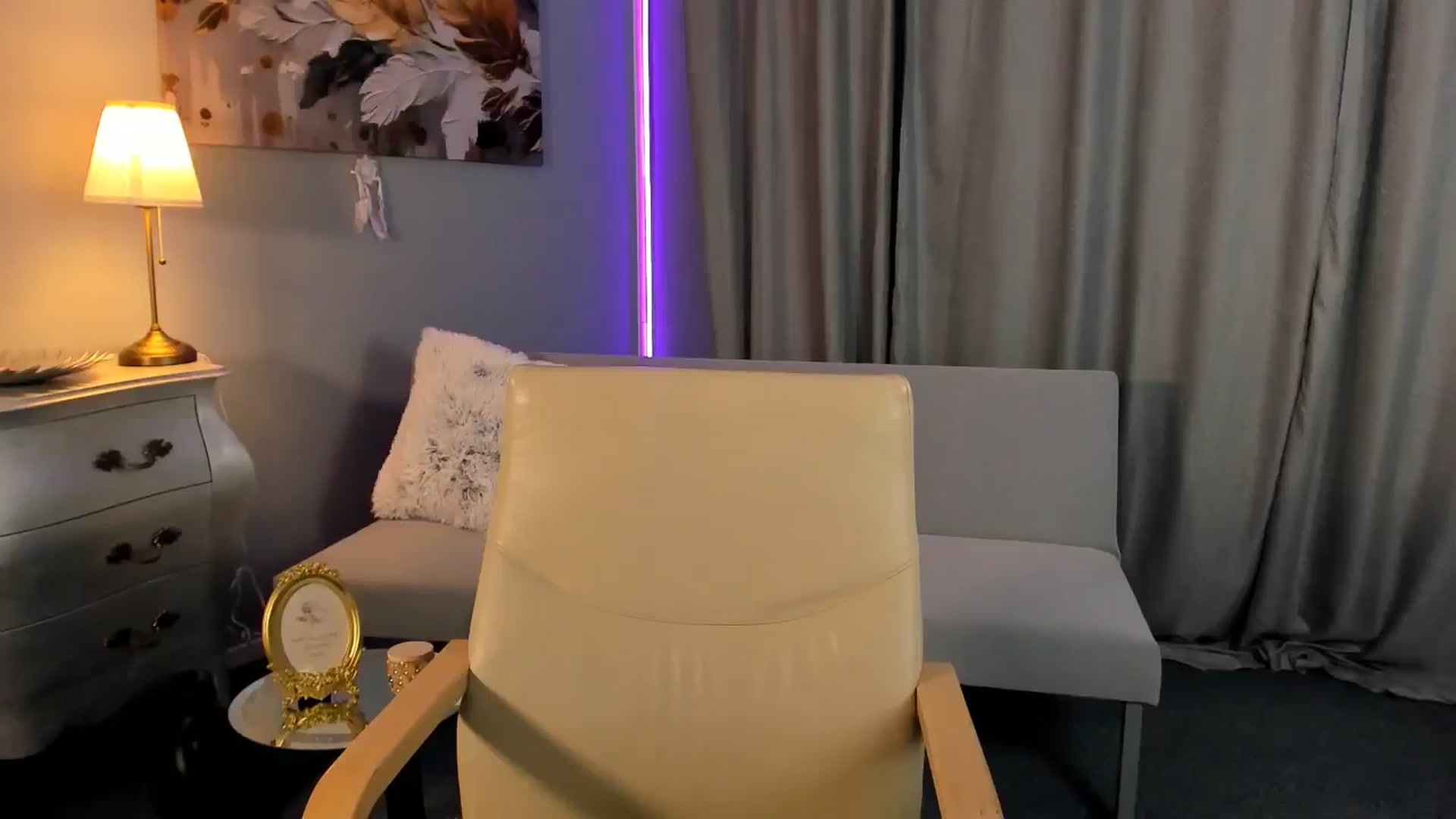 Gallery image thumbnail from CutieScarlett's myfreecams stream on, 05/28/2025, 18:51 image 2 of 20