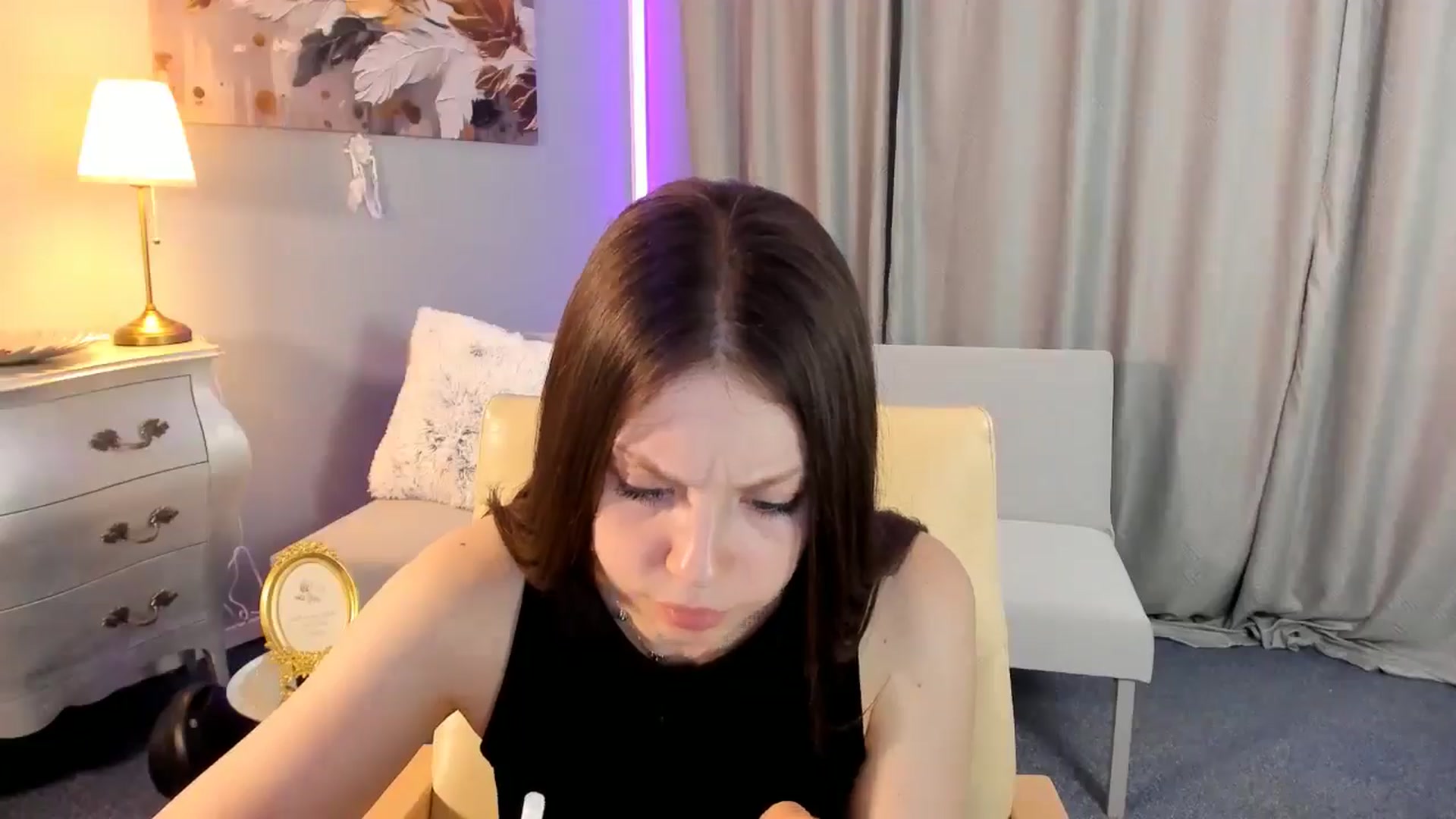 Gallery image thumbnail from CutieScarlett's myfreecams stream on, 05/28/2025, 19:49 image 4 of 20