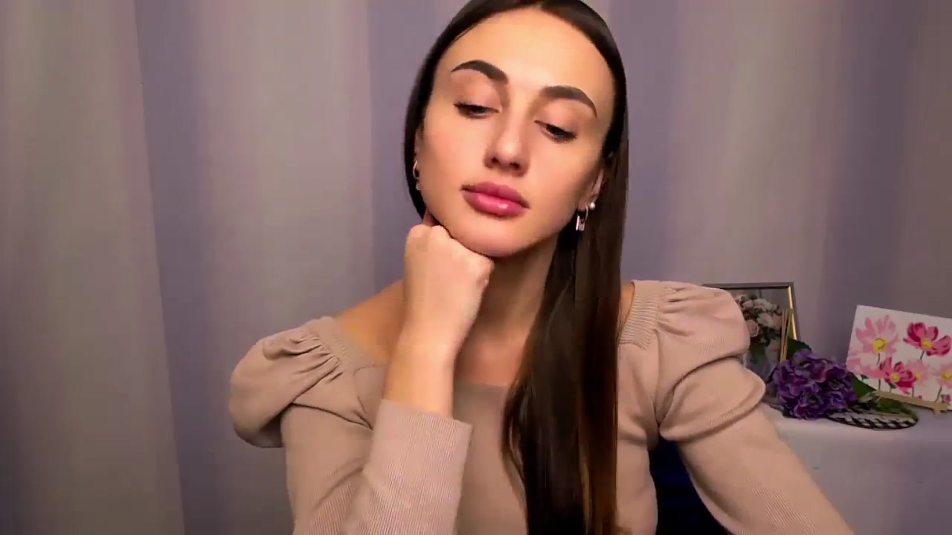 Gallery image thumbnail from Cutie_Angell_'s myfreecams stream on, 11/16/2023, 12:08 image 18 of 20