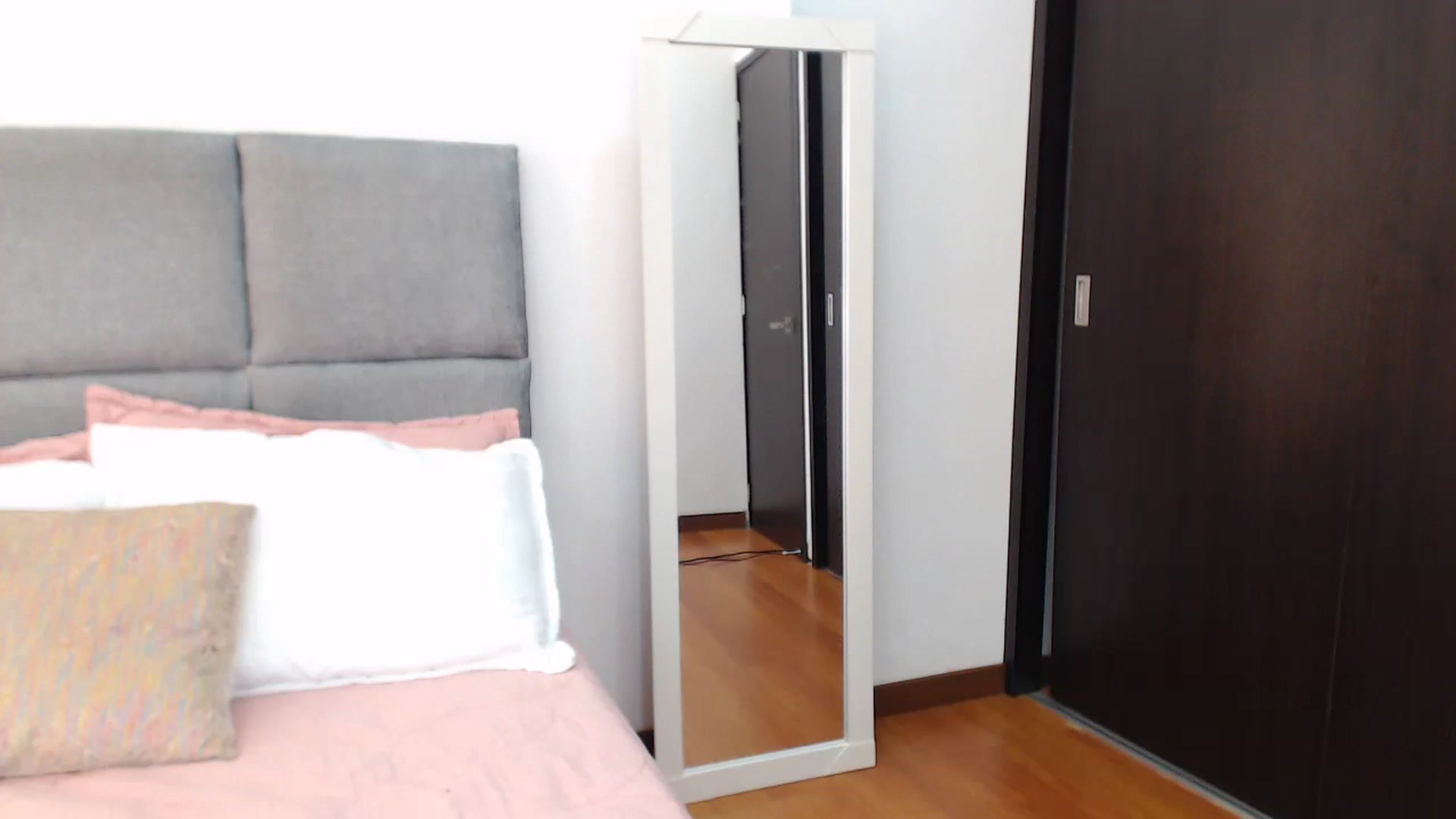 Gallery image thumbnail from Cutie_Marie's myfreecams stream on, 11/14/2022, 19:58 image 5 of 20