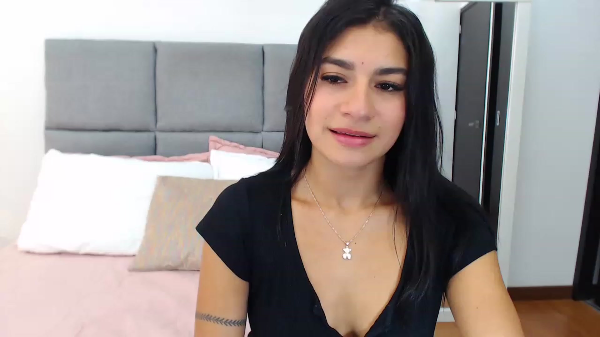 Gallery image thumbnail from Cutie_Marie's myfreecams stream on, 11/14/2022, 19:58 image 8 of 20