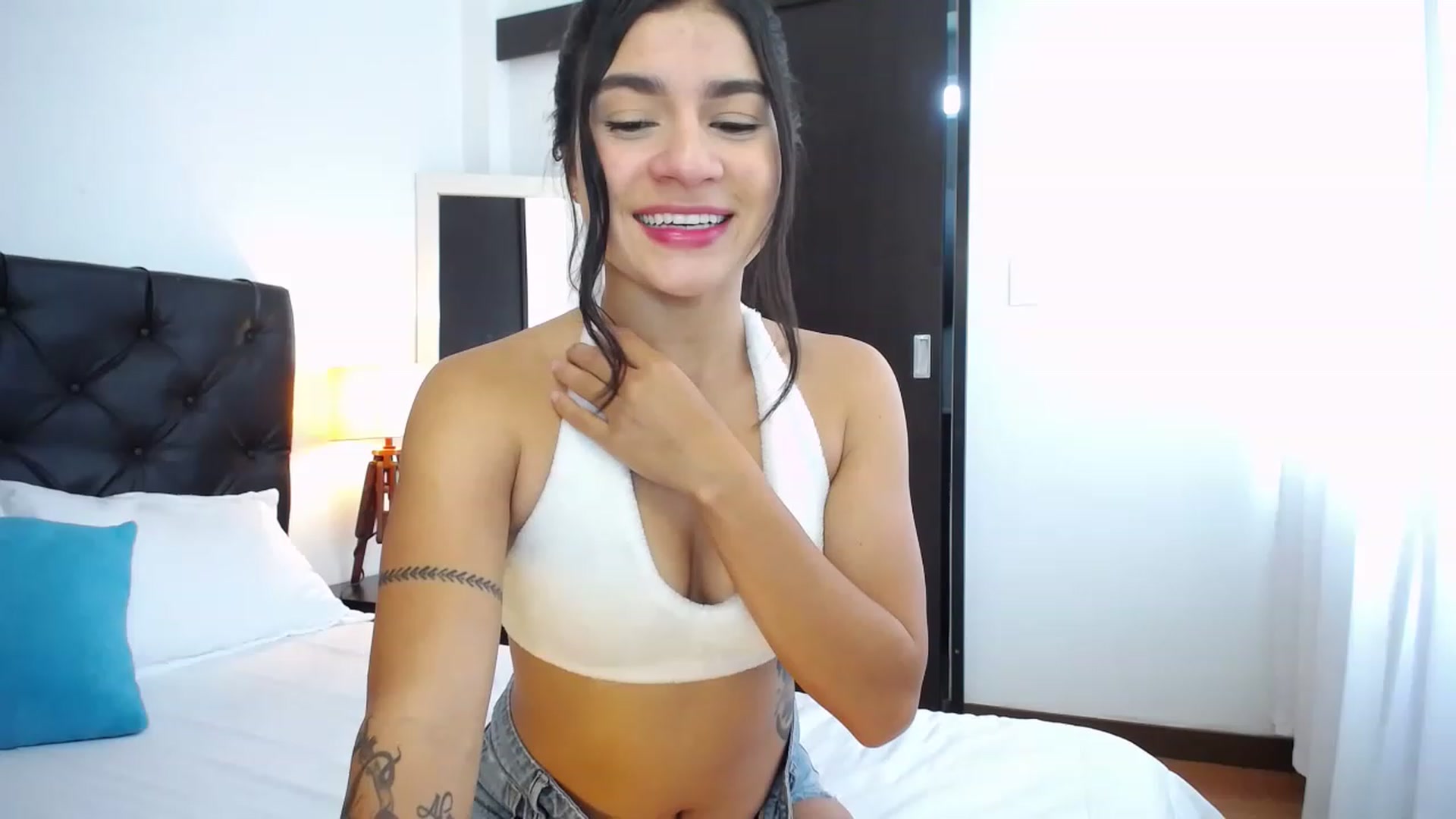 Gallery image thumbnail from Cutie_Marie's myfreecams stream on, 05/06/2023, 15:30 image 4 of 20
