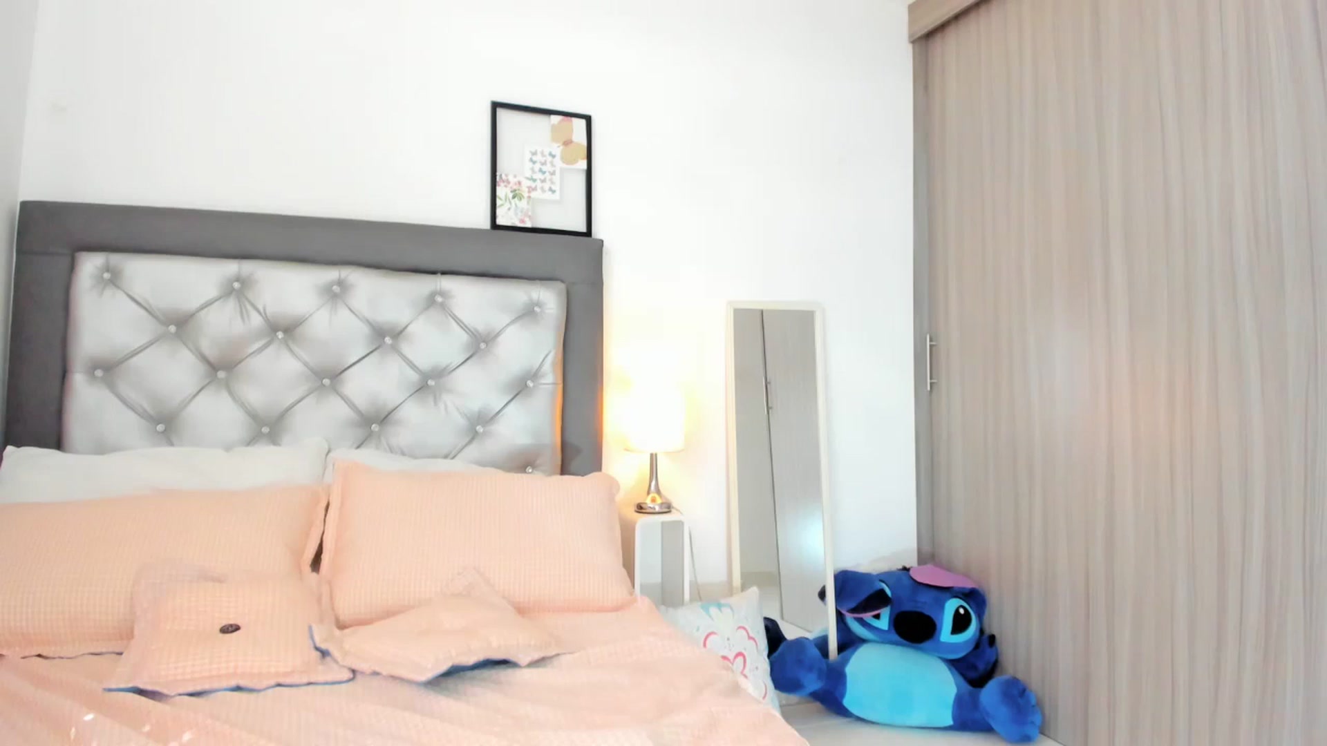 Gallery image thumbnail from Cutie_Marie's myfreecams stream on, 11/27/2023, 18:07 image 10 of 20