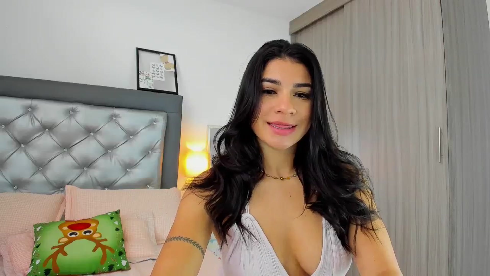 Gallery image thumbnail from Cutie_Marie's myfreecams stream on, 12/02/2023, 16:04 image 3 of 20