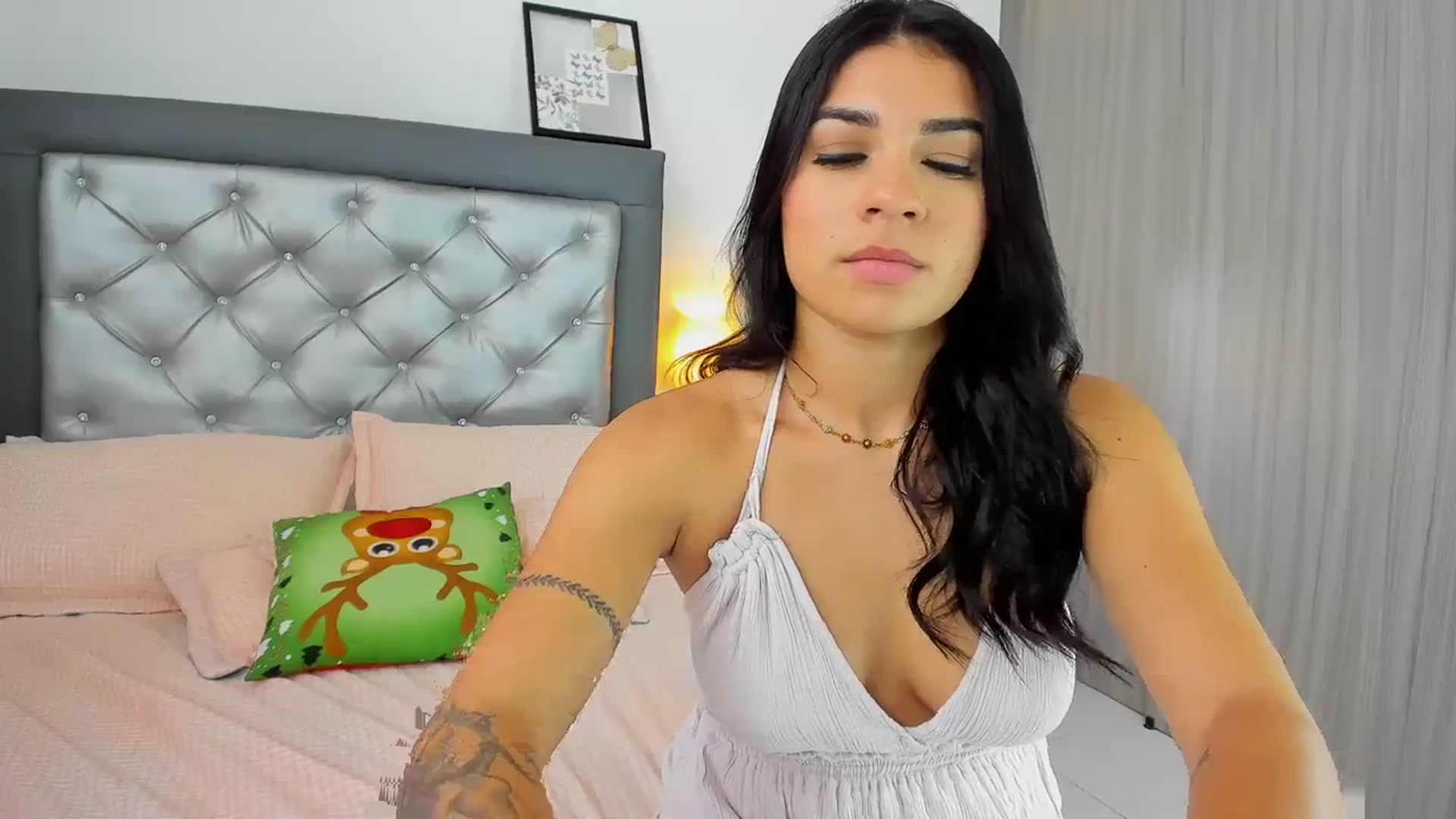 Gallery image thumbnail from Cutie_Marie's myfreecams stream on, 12/02/2023, 16:23 image 4 of 20