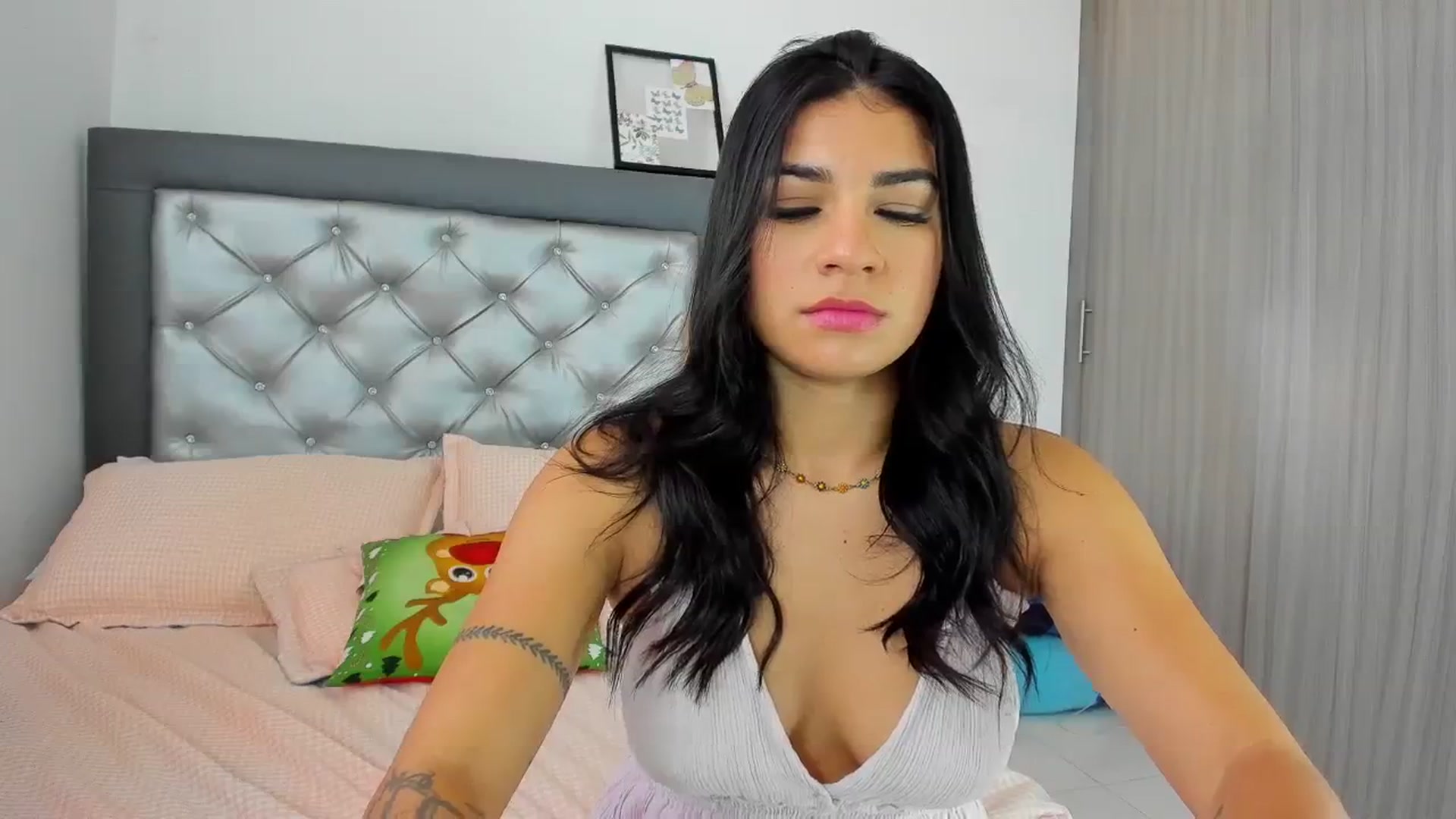 Gallery image thumbnail from Cutie_Marie's myfreecams stream on, 12/02/2023, 16:23 image 20 of 20