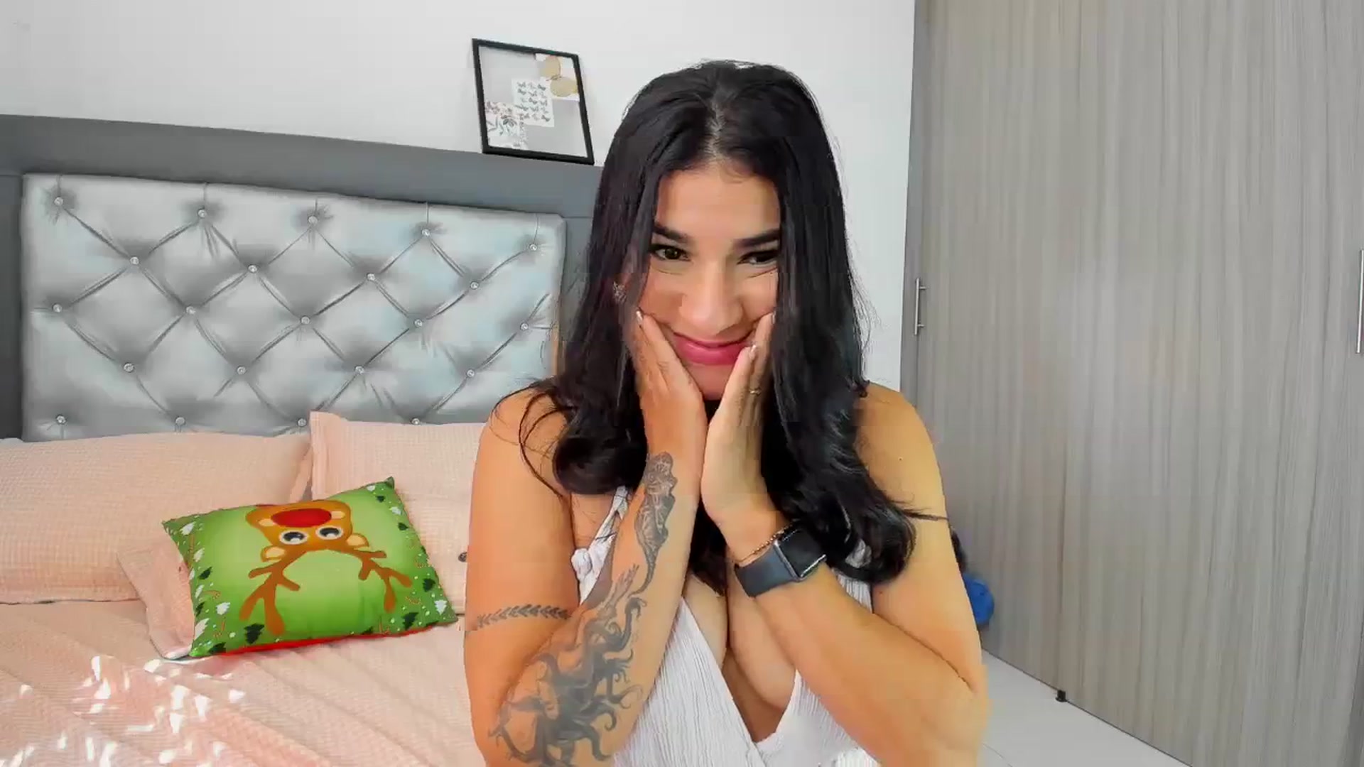 Gallery image thumbnail from Cutie_Marie's myfreecams stream on, 12/02/2023, 17:25 image 8 of 20