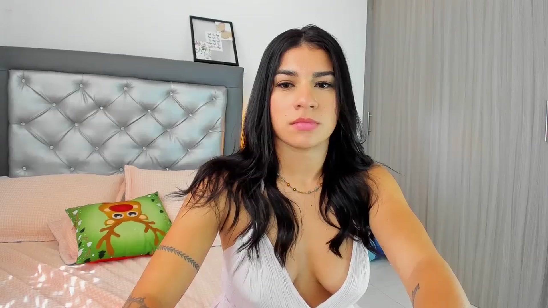Gallery image thumbnail from Cutie_Marie's myfreecams stream on, 12/02/2023, 17:25 image 9 of 20