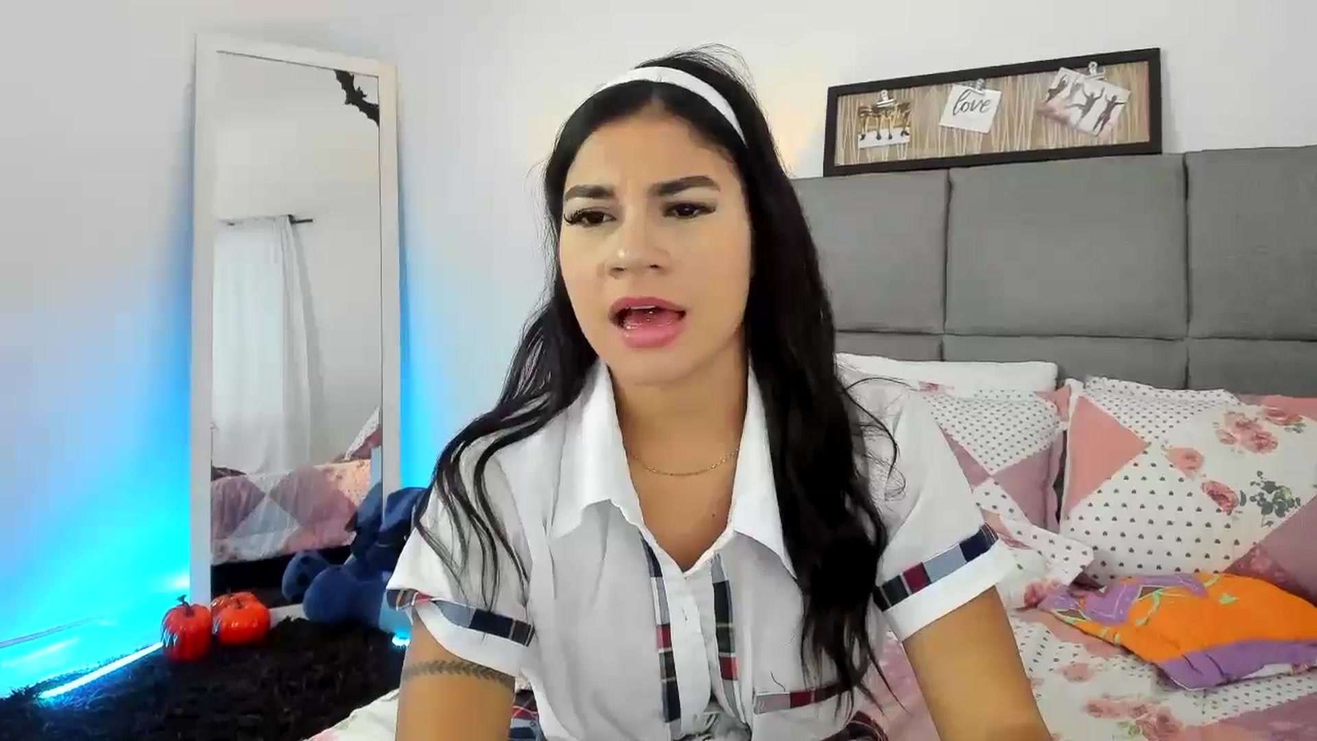 Gallery image thumbnail from Cutie_Marie's myfreecams stream on, 10/04/2024, 21:29 image 18 of 20