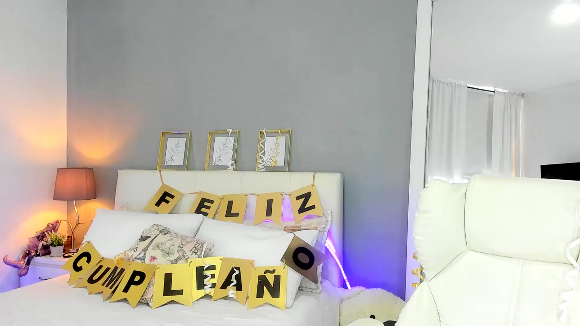Gallery image thumbnail from Cutie_Marie's myfreecams stream on, 05/28/2025, 23:16 image 7 of 20