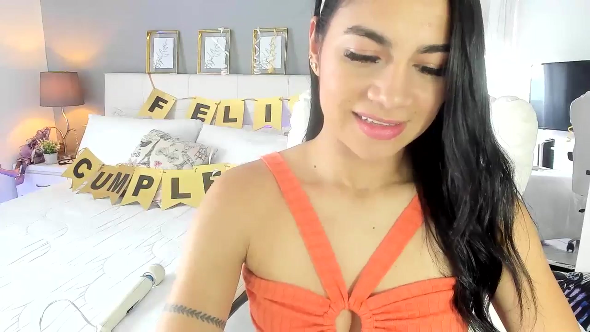 Gallery image thumbnail from Cutie_Marie's myfreecams stream on, 05/31/2025, 18:40 image 7 of 20