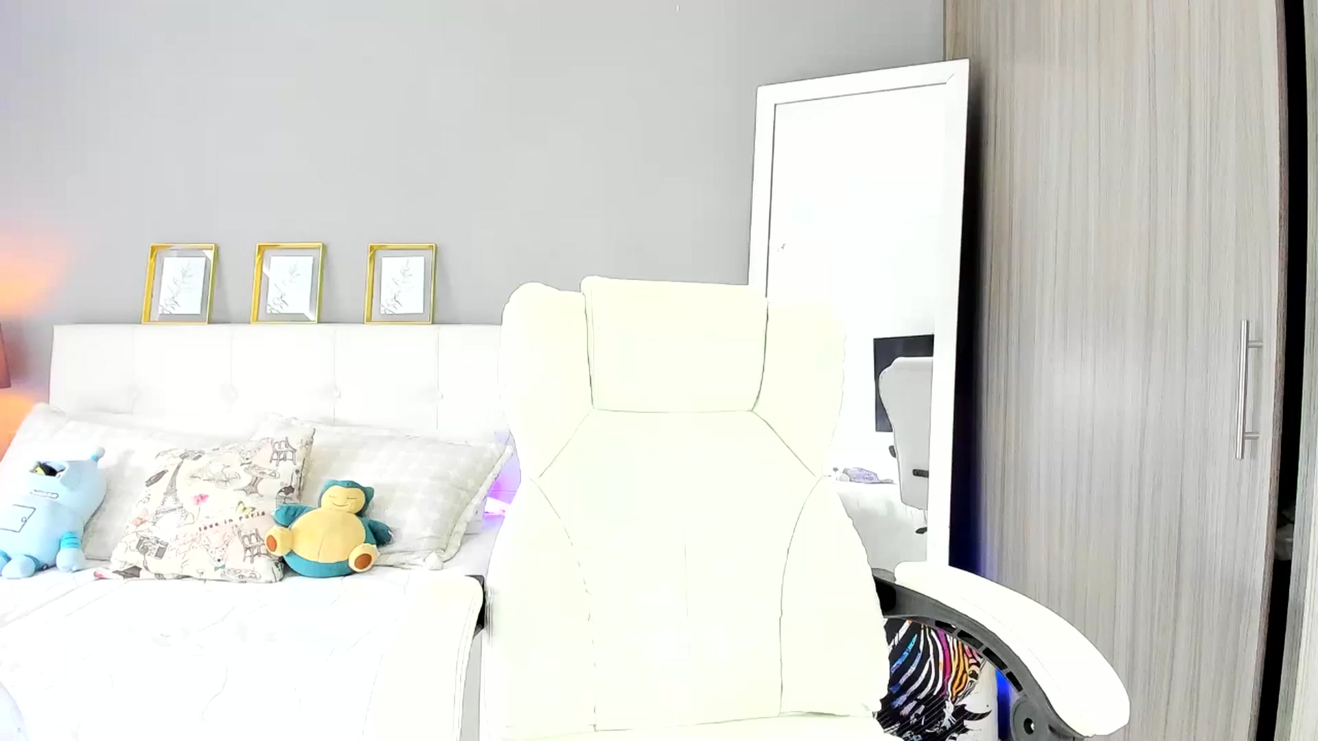 Gallery image thumbnail from Cutie_Marie's myfreecams stream on, 07/02/2025, 18:57 image 11 of 20