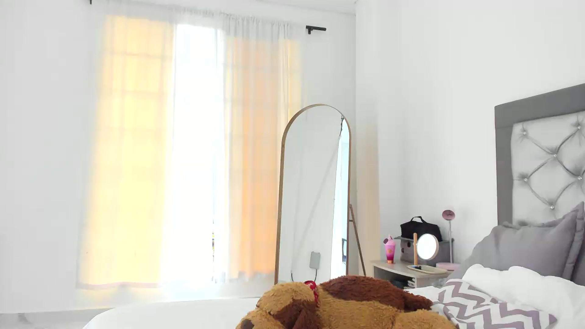 Gallery image thumbnail from Cutie_Marie's myfreecams stream on, 05/25/2026, 18:51 image 4 of 20