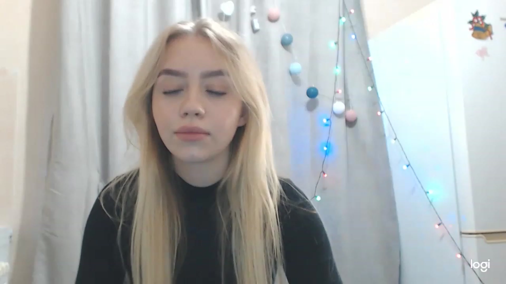 Gallery image thumbnail from CutieeBlondie's myfreecams stream on, 11/22/2022, 09:43 image 5 of 20
