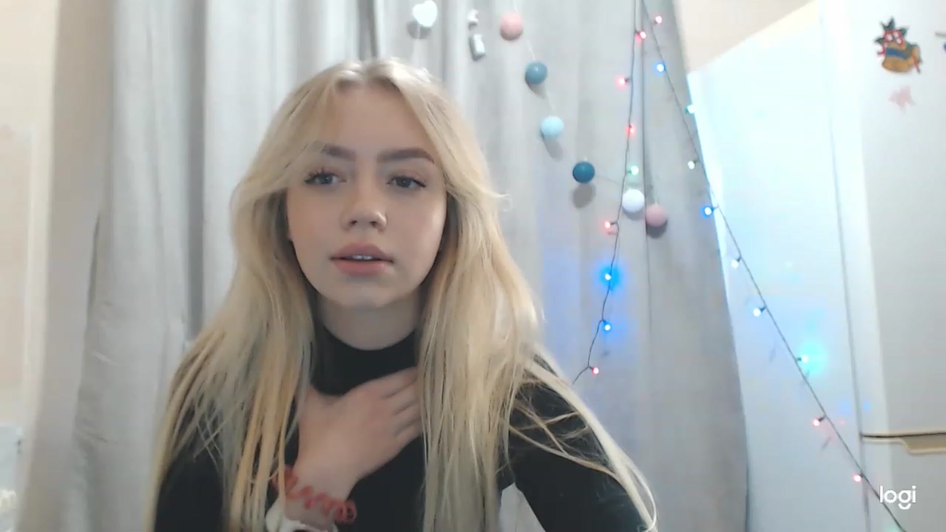 Gallery image thumbnail from CutieeBlondie's myfreecams stream on, 11/22/2022, 09:43 image 12 of 20