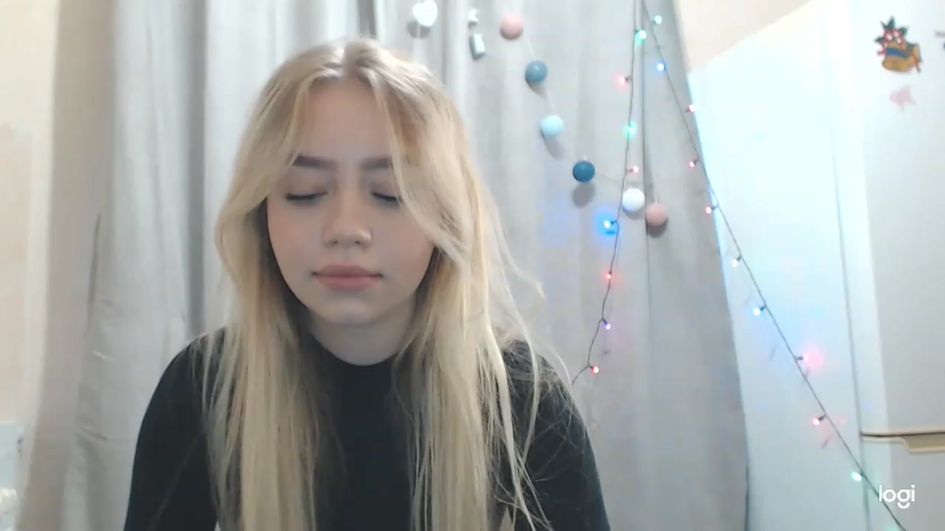 Gallery image thumbnail from CutieeBlondie's myfreecams stream on, 11/22/2022, 09:43 image 4 of 20