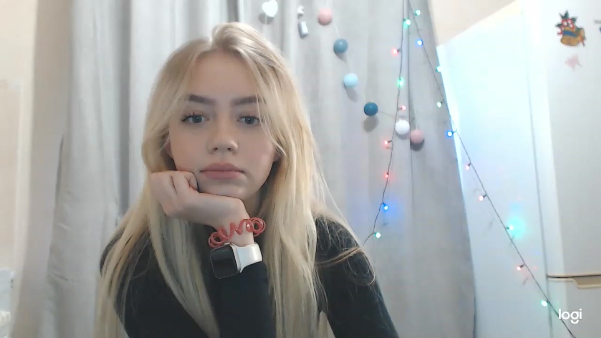 Gallery image thumbnail from CutieeBlondie's myfreecams stream on, 11/22/2022, 09:43 image 13 of 20