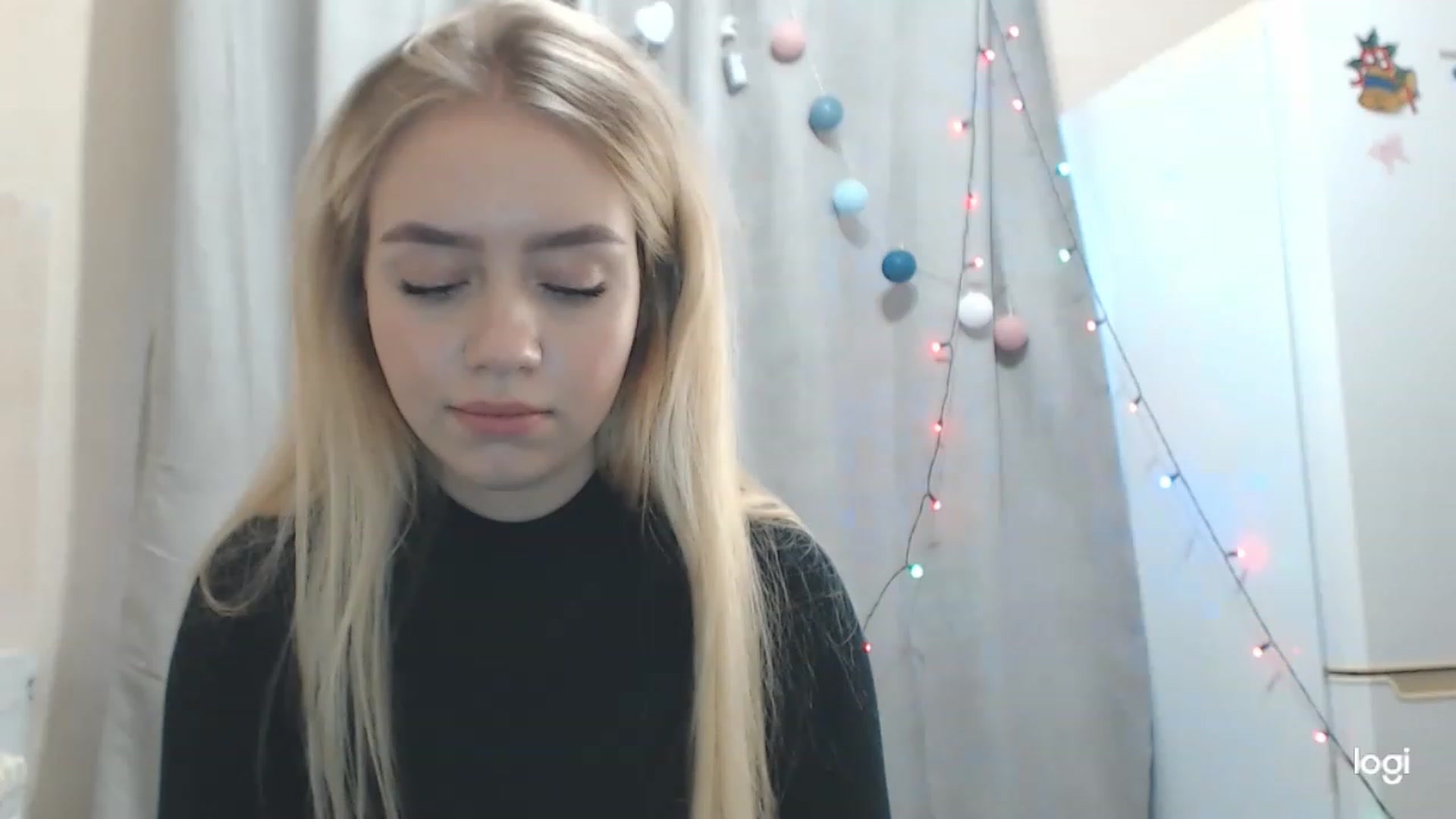 Gallery image thumbnail from CutieeBlondie's myfreecams stream on, 11/22/2022, 10:21 image 11 of 20