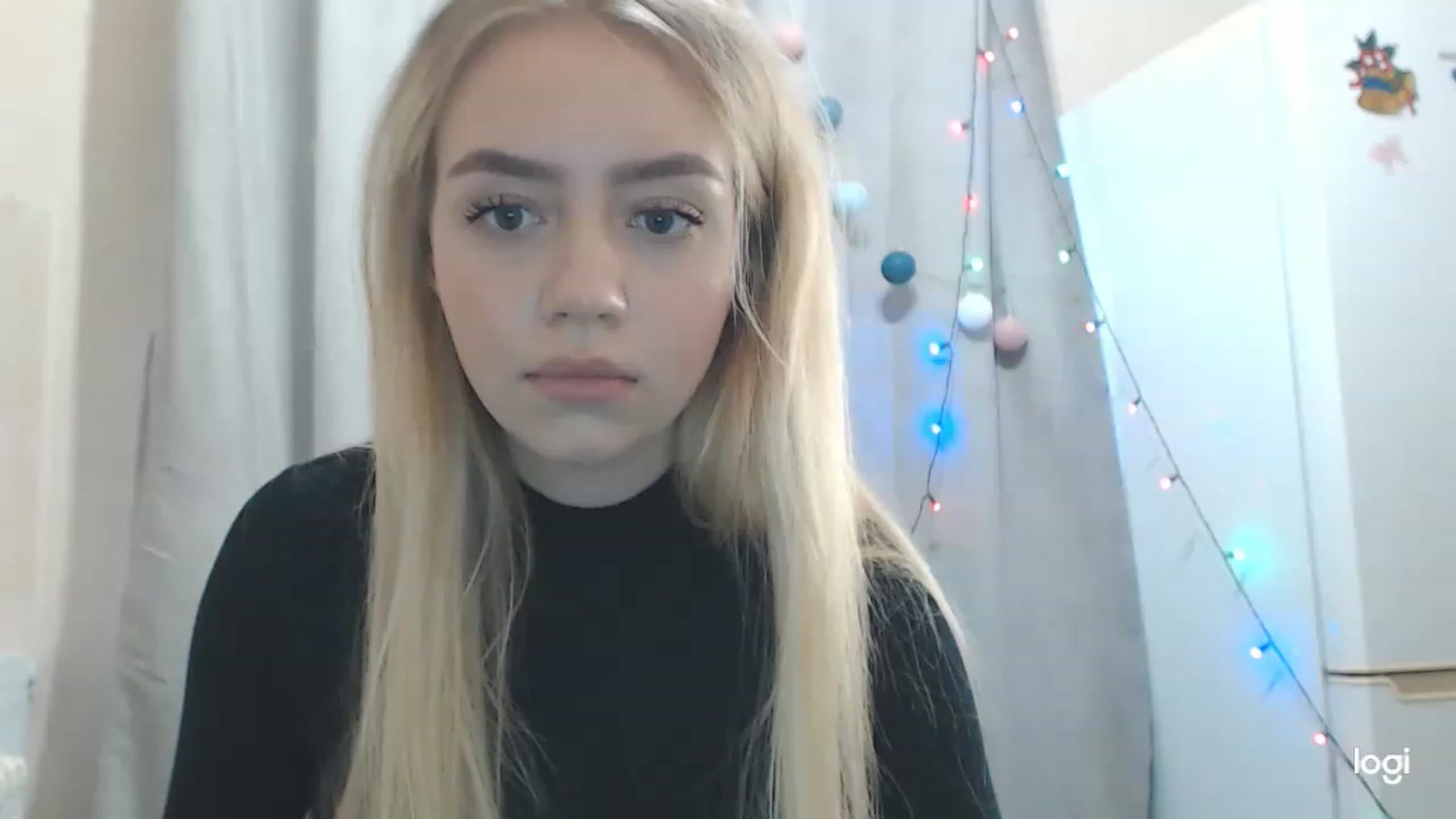 Gallery image thumbnail from CutieeBlondie's myfreecams stream on, 11/22/2022, 10:21 image 18 of 20