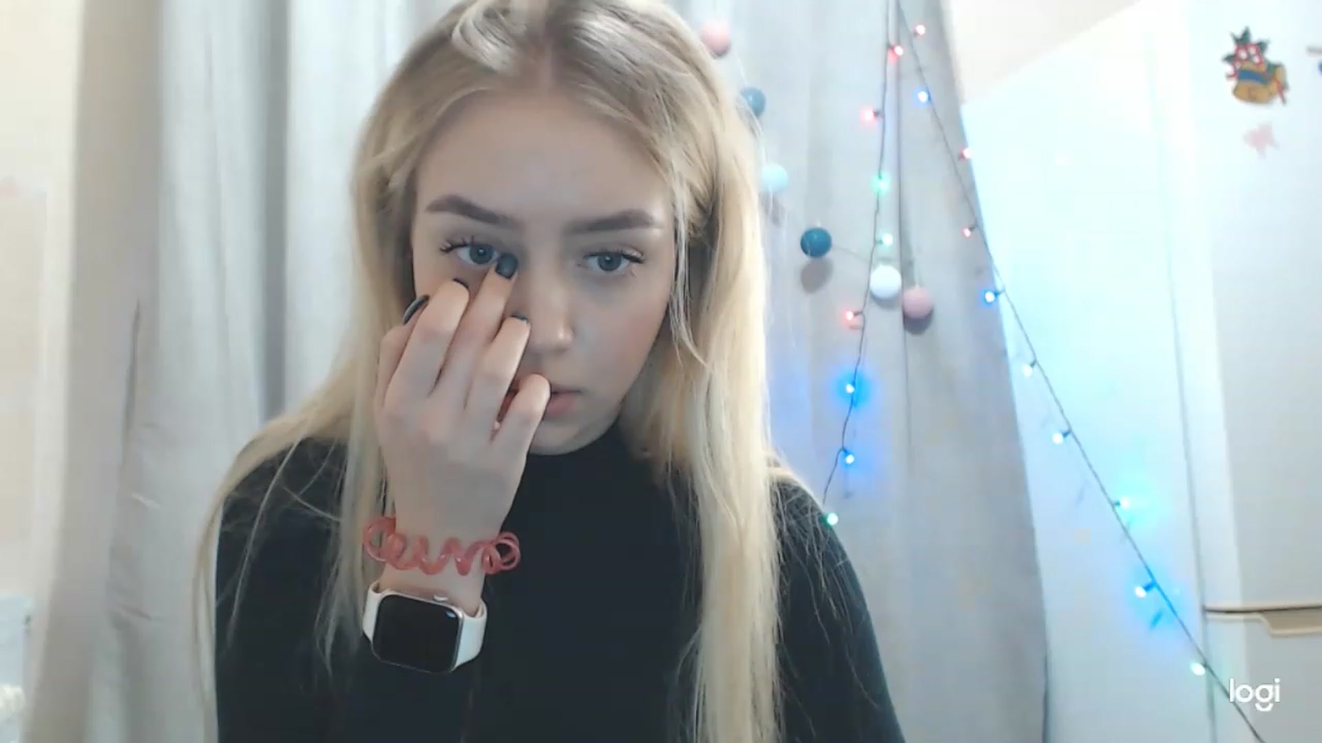 Gallery image thumbnail from CutieeBlondie's myfreecams stream on, 11/22/2022, 10:21 image 16 of 20