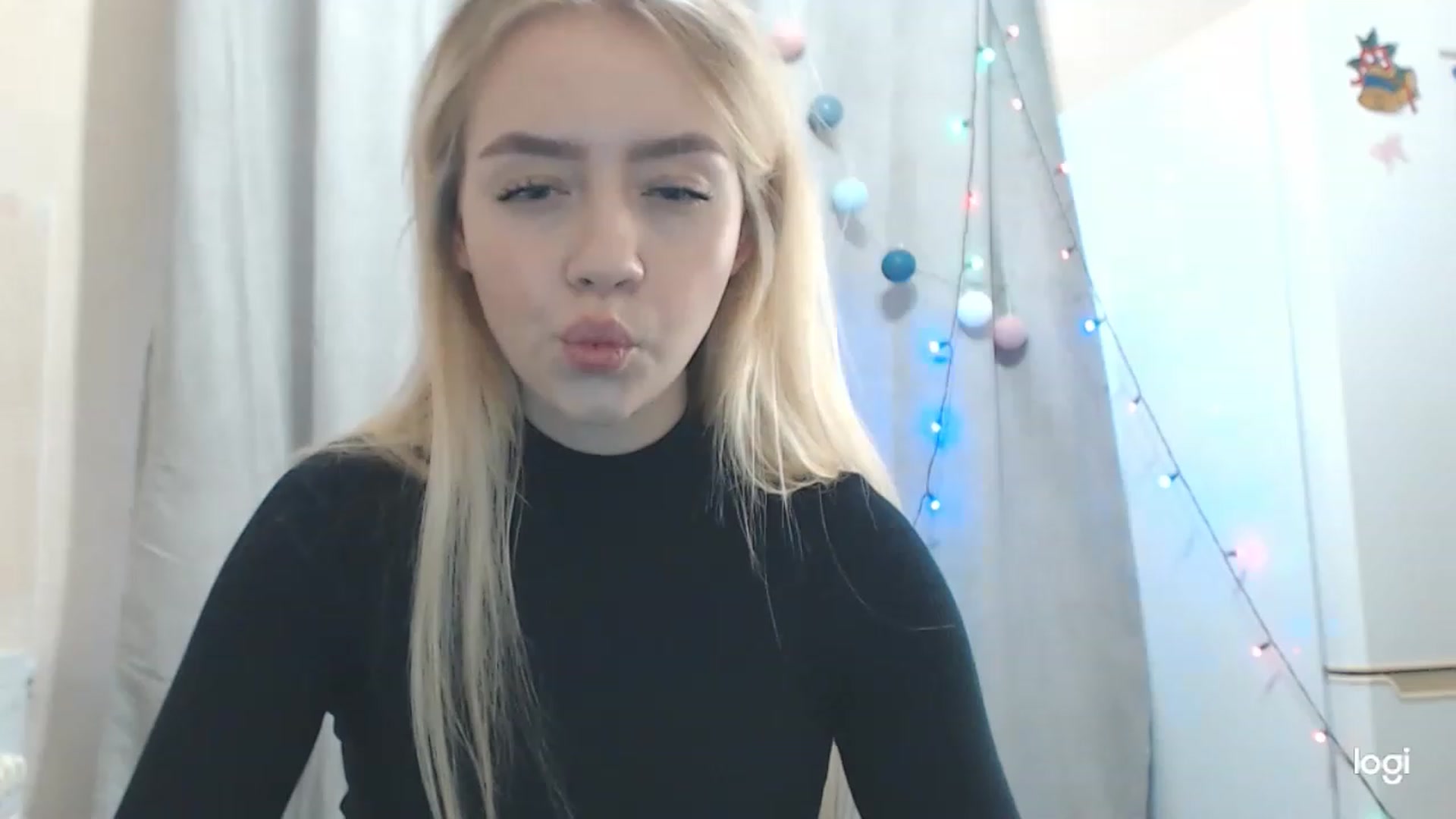 Gallery image thumbnail from CutieeBlondie's myfreecams stream on, 11/22/2022, 10:21 image 2 of 20