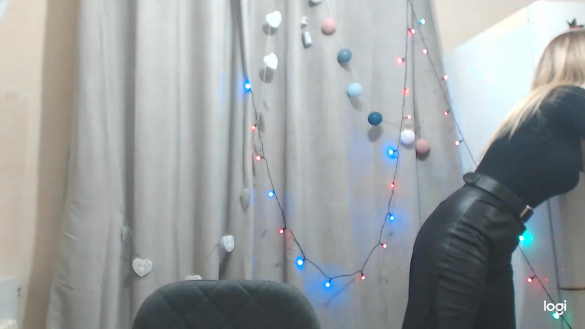 Gallery image thumbnail from CutieeBlondie's myfreecams stream on, 11/22/2022, 12:34 image 15 of 20