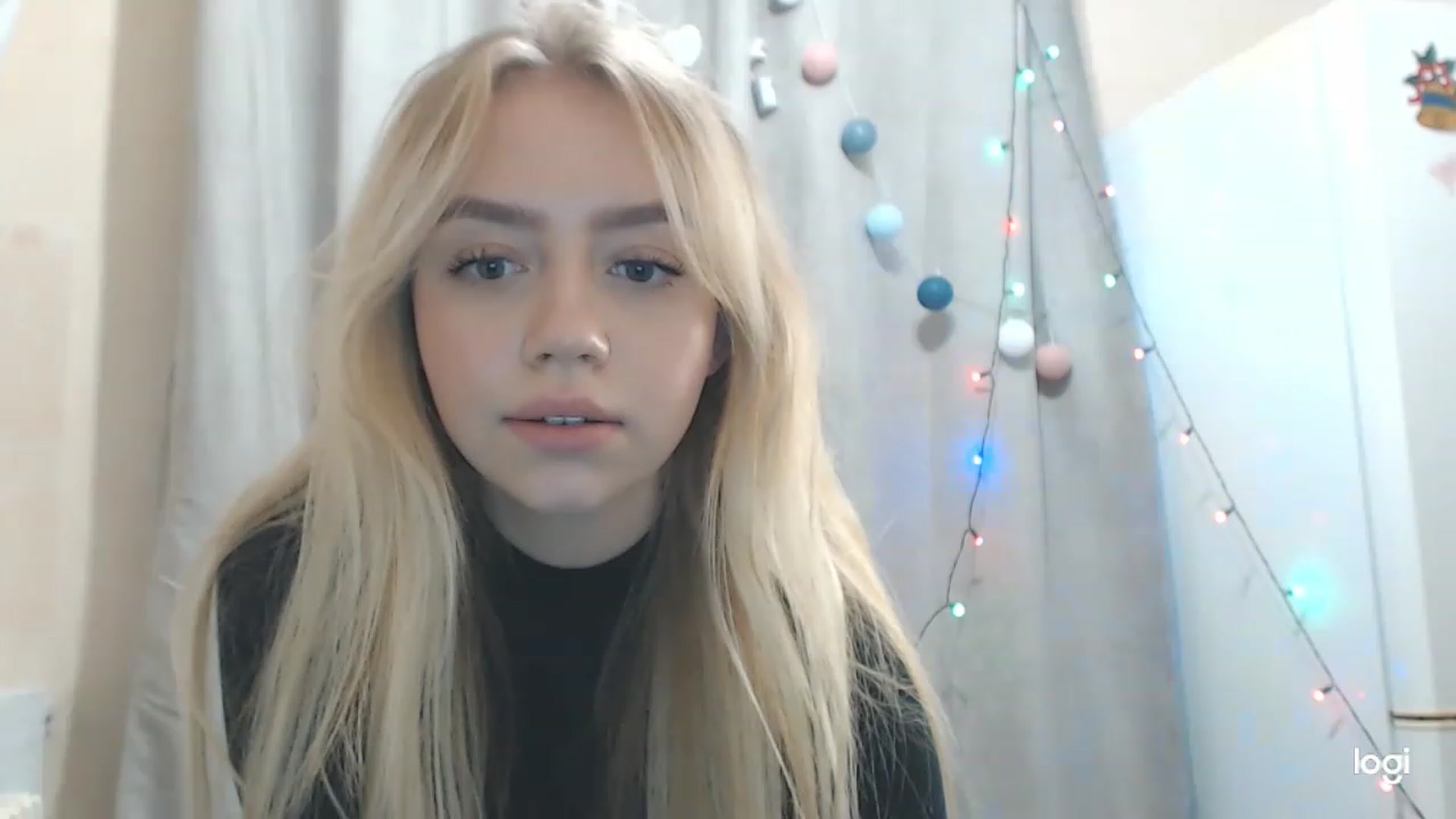 Gallery image thumbnail from CutieeBlondie's myfreecams stream on, 11/22/2022, 12:34 image 16 of 20