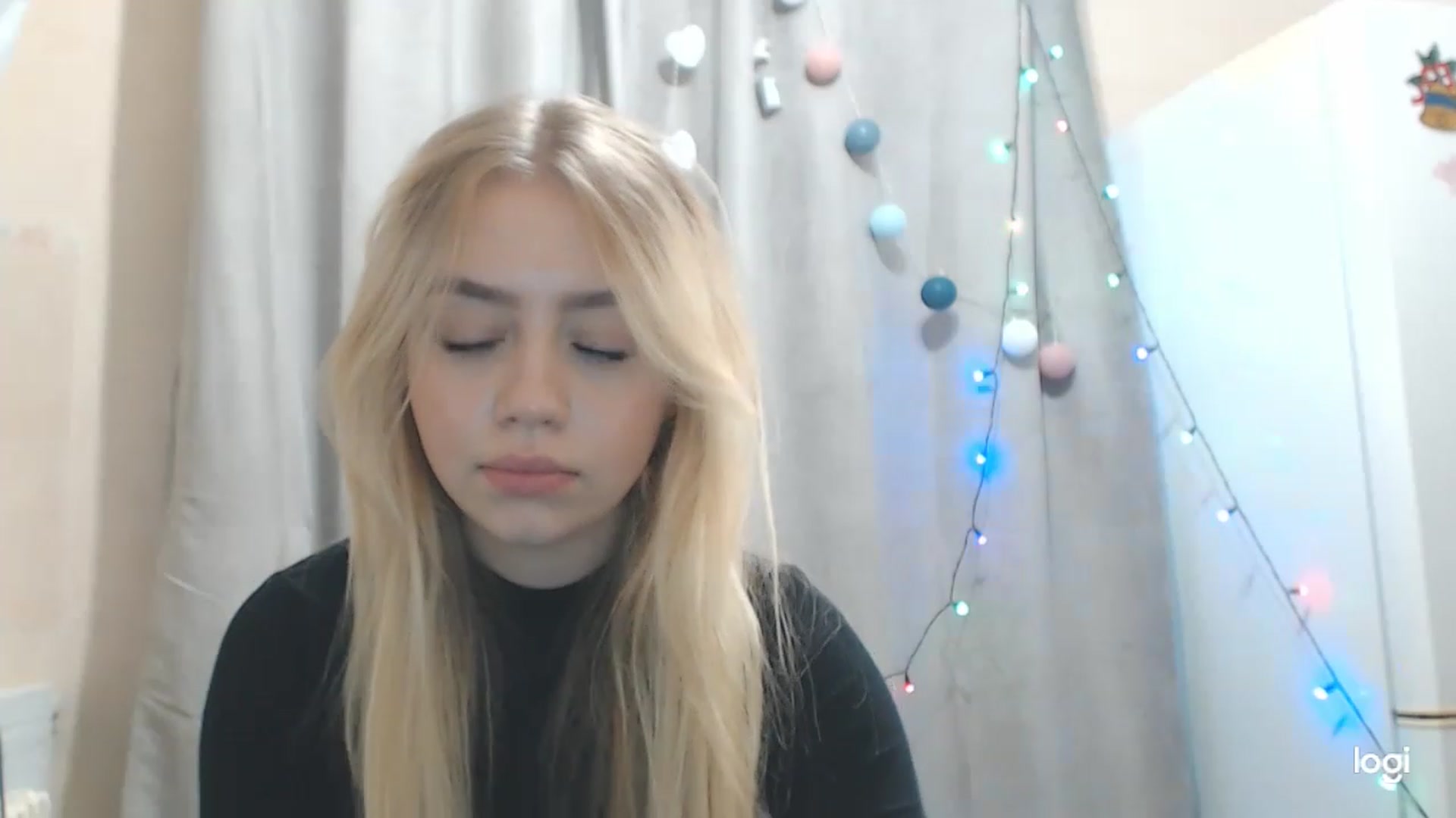 Gallery image thumbnail from CutieeBlondie's myfreecams stream on, 11/22/2022, 13:01 image 15 of 20