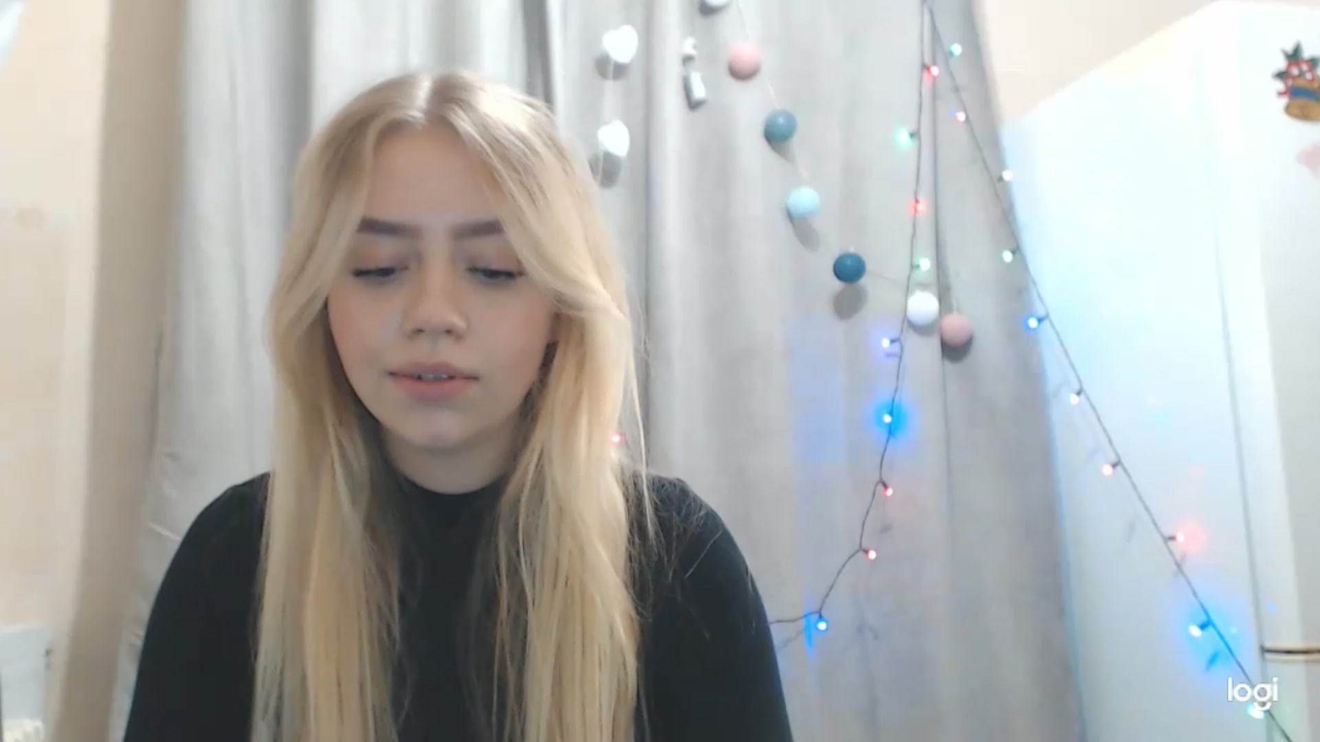 Gallery image thumbnail from CutieeBlondie's myfreecams stream on, 11/22/2022, 13:01 image 14 of 20
