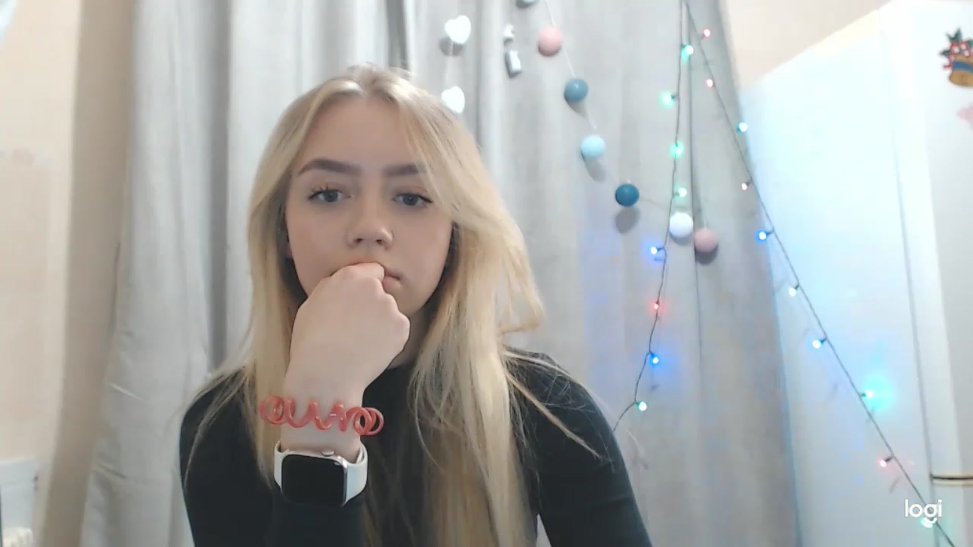 Gallery image thumbnail from CutieeBlondie's myfreecams stream on, 11/22/2022, 13:01 image 1 of 20
