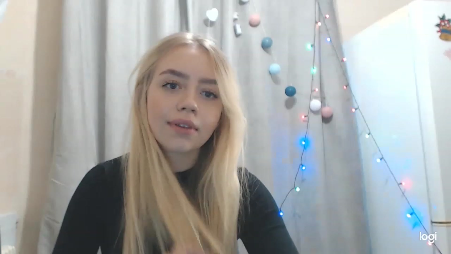 Gallery image thumbnail from CutieeBlondie's myfreecams stream on, 11/22/2022, 13:01 image 16 of 20