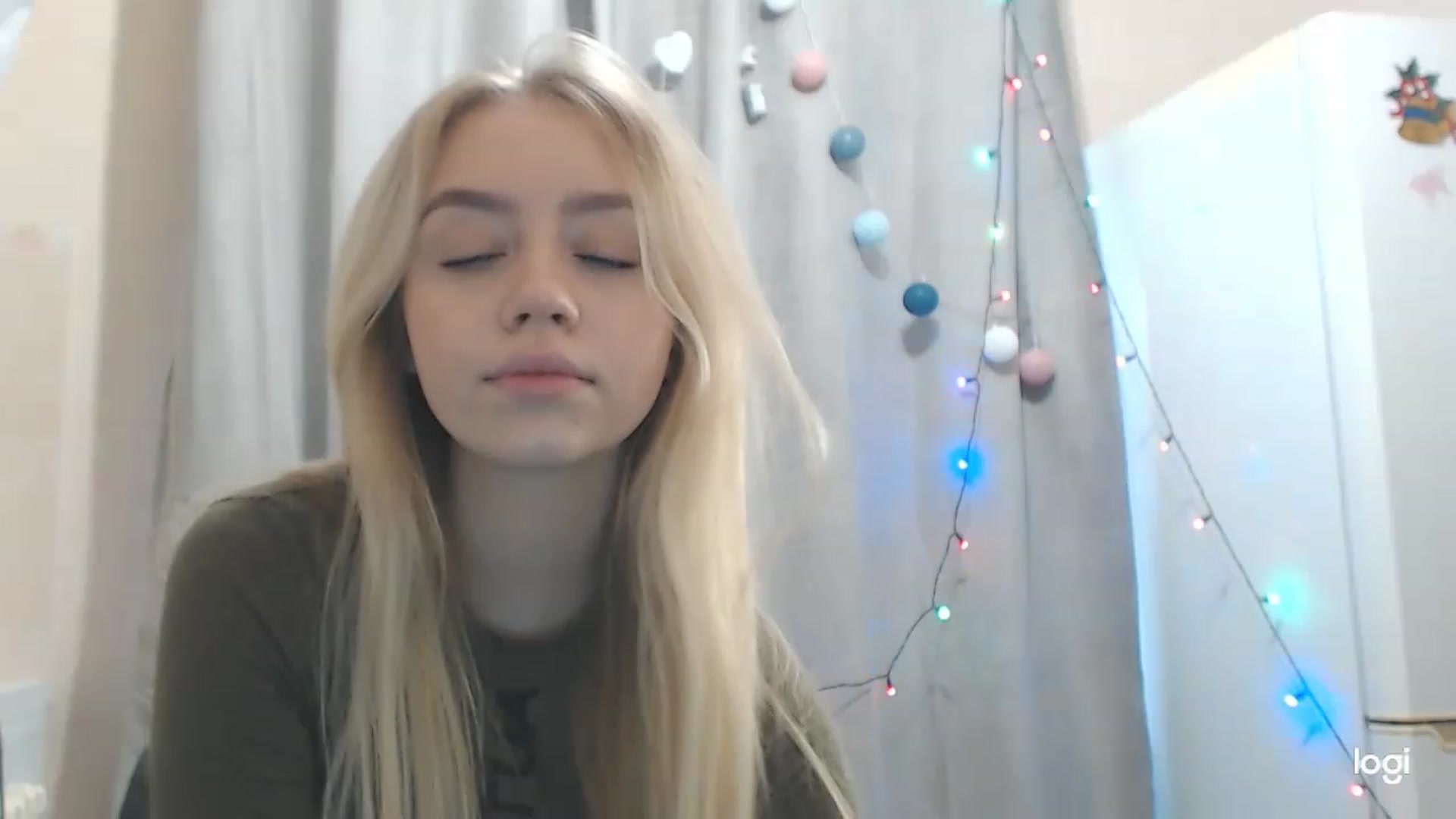Gallery image thumbnail from CutieeBlondie's myfreecams stream on, 11/25/2022, 10:49 image 12 of 20