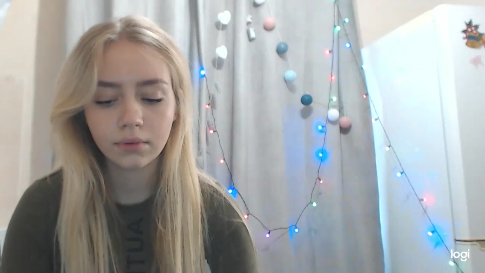 Gallery image thumbnail from CutieeBlondie's myfreecams stream on, 11/25/2022, 10:49 image 8 of 20