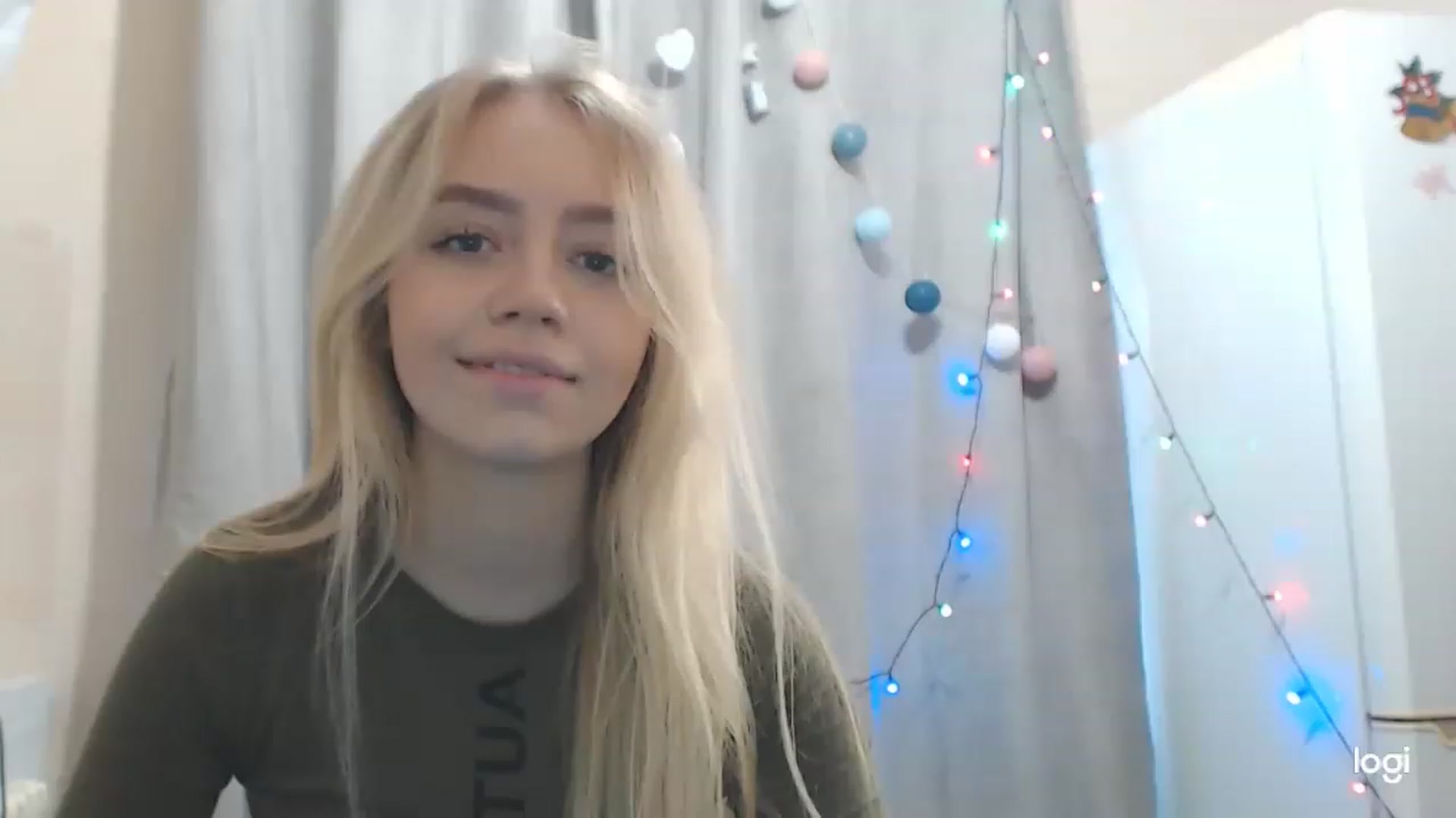 Gallery image thumbnail from CutieeBlondie's myfreecams stream on, 11/25/2022, 10:49 image 15 of 20