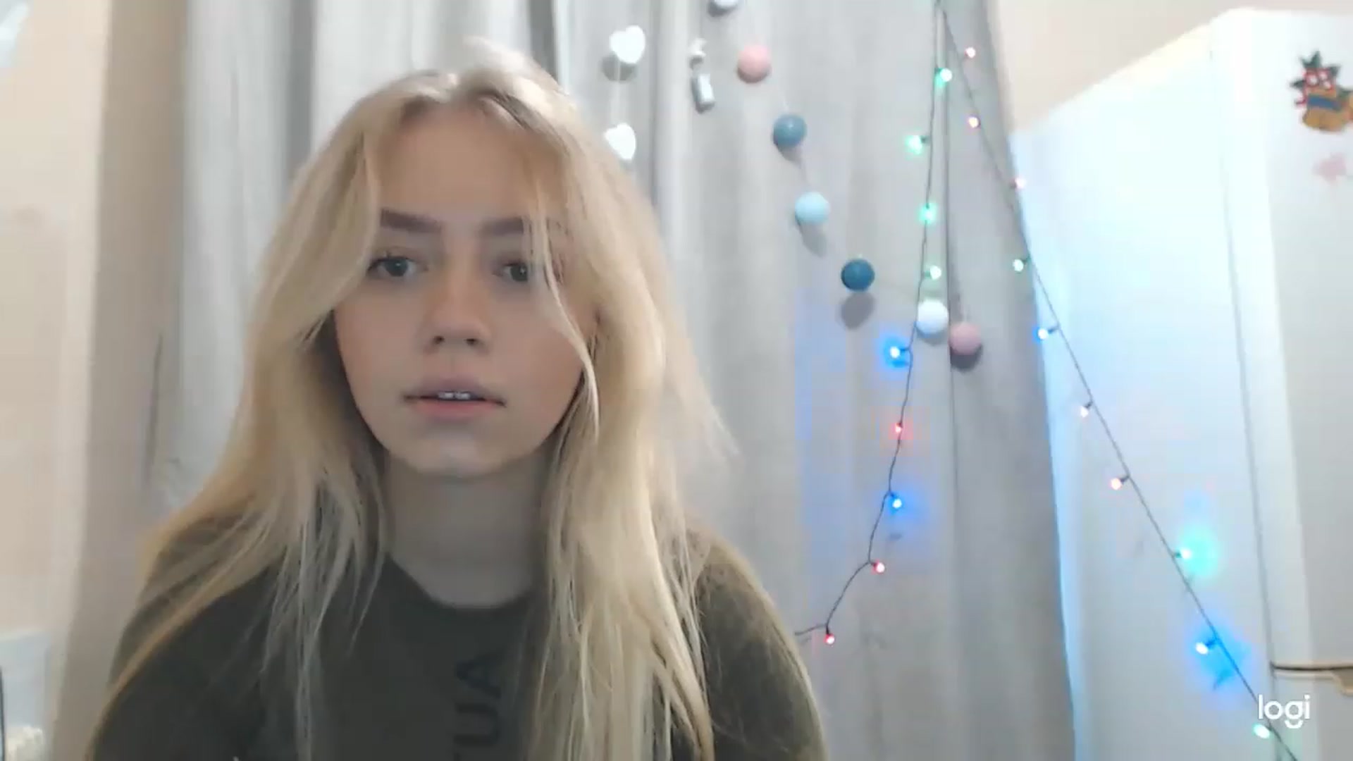 Gallery image thumbnail from CutieeBlondie's myfreecams stream on, 11/25/2022, 10:49 image 16 of 20