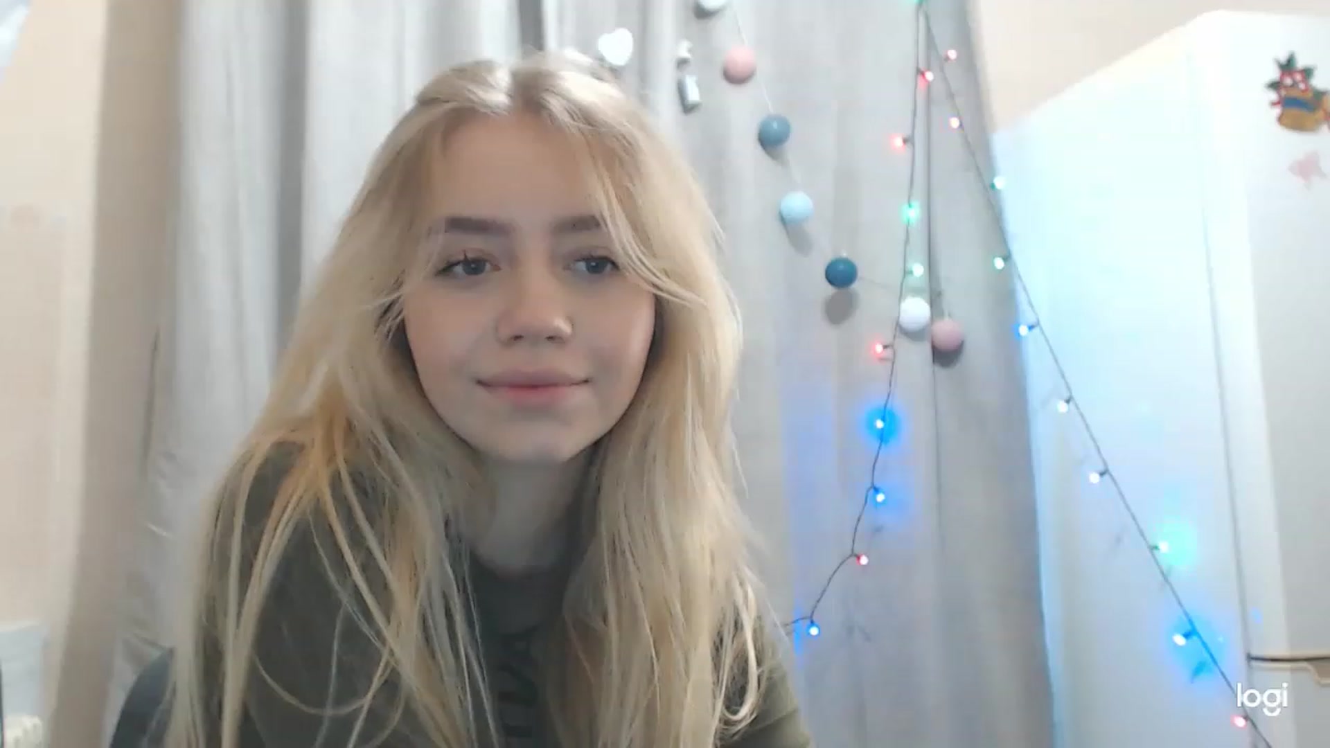 Gallery image thumbnail from CutieeBlondie's myfreecams stream on, 11/25/2022, 10:49 image 2 of 20